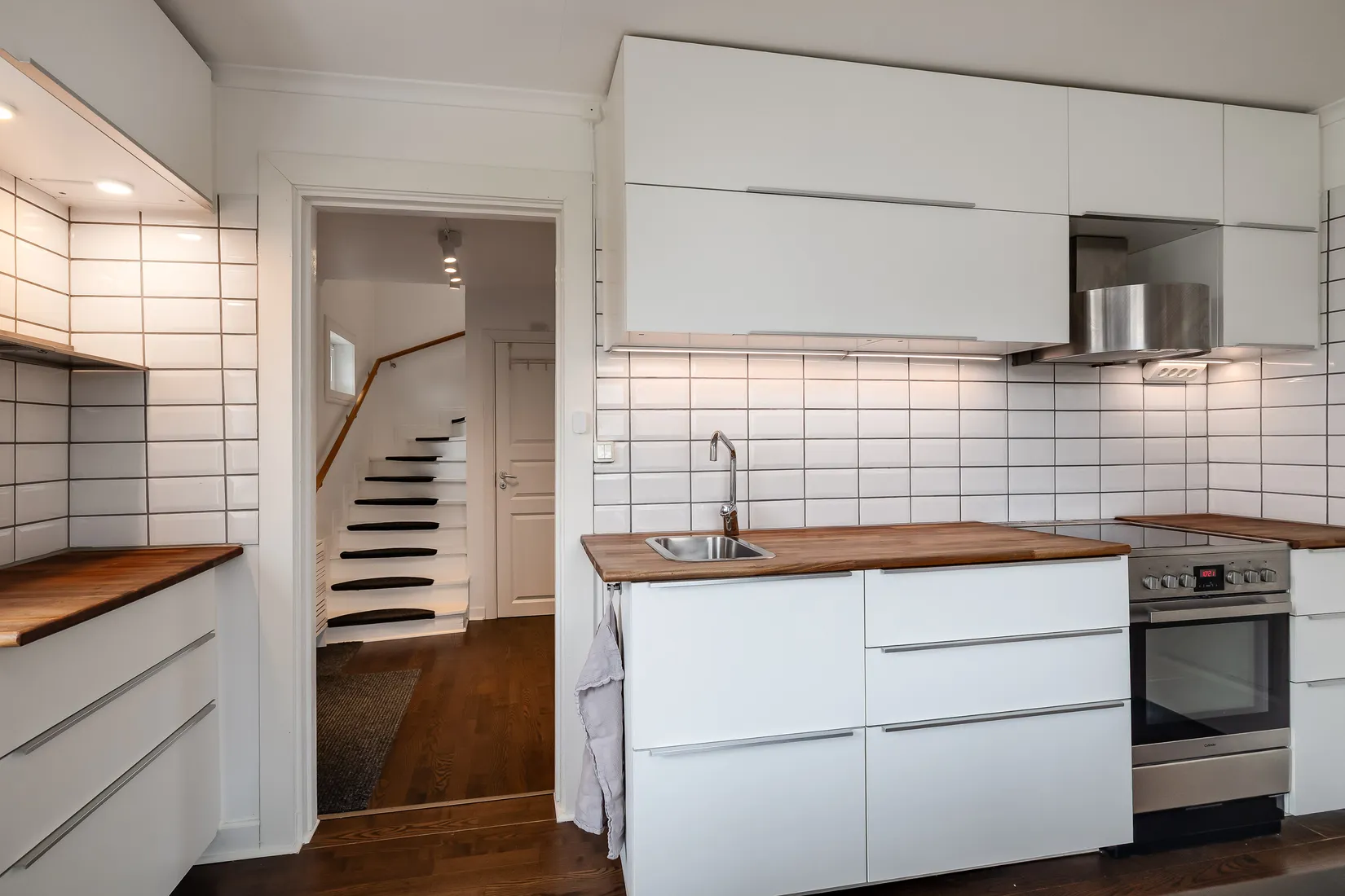 Villa, Åkarevägen 8, Hällabrottet, Kumla