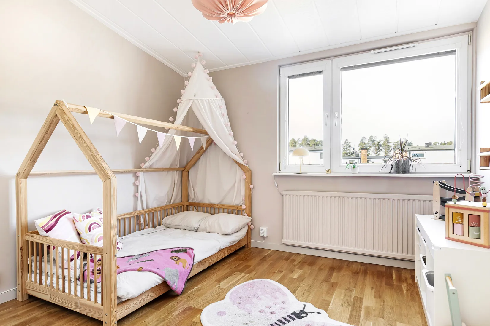 Villa, Radhus, Guldvingestigen 8, Åleryd, Linköping