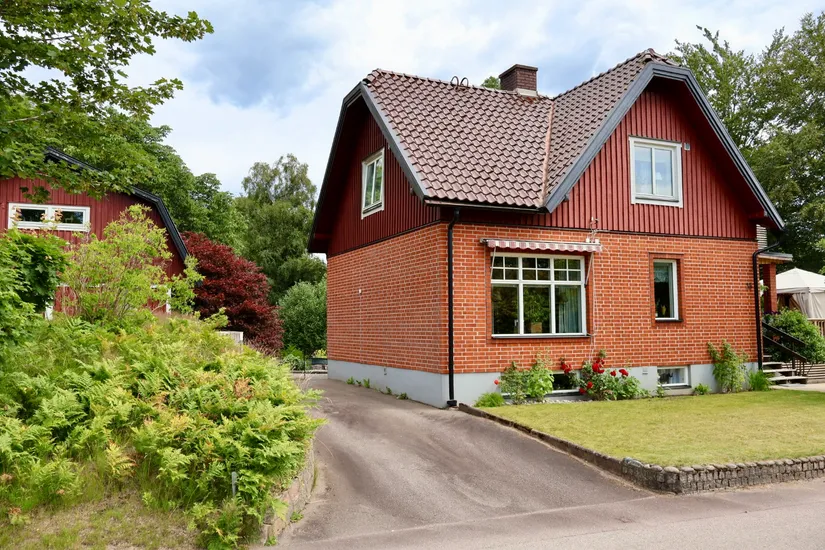 Villa, Hallingaliden 16A & B, Örkelljunga