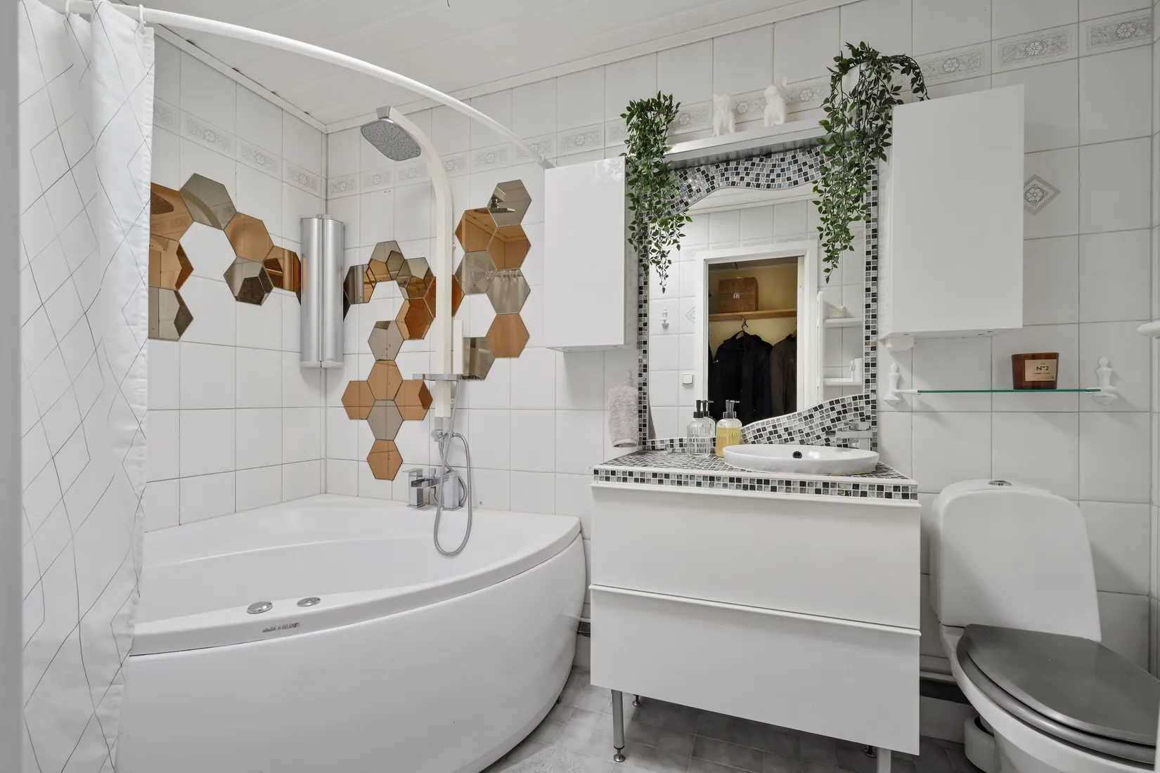 Villa, Radhus, Näckrosvägen 10, Sjukyrkoberget, Upplands Väsby