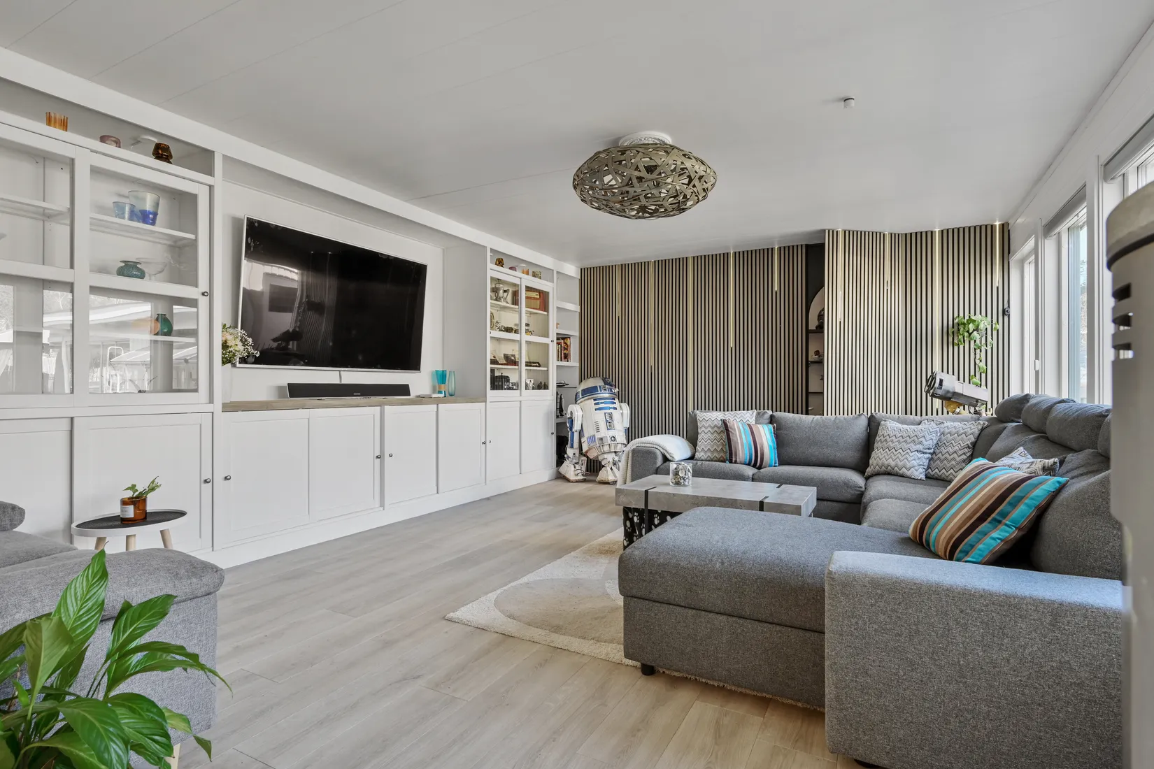 Villa, Radhus, Näckrosvägen 10, Sjukyrkoberget, Upplands Väsby