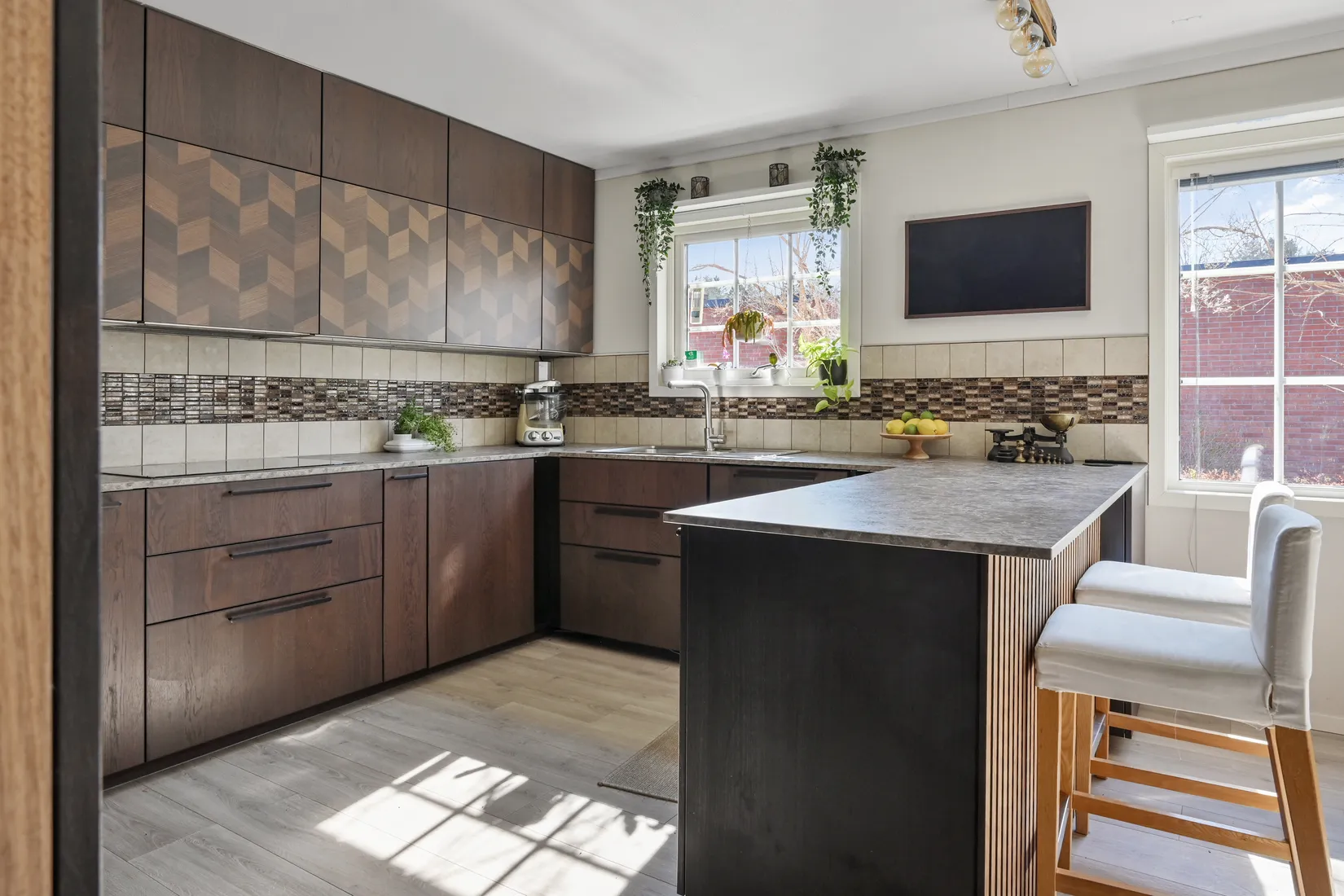 Villa, Radhus, Näckrosvägen 10, Sjukyrkoberget, Upplands Väsby