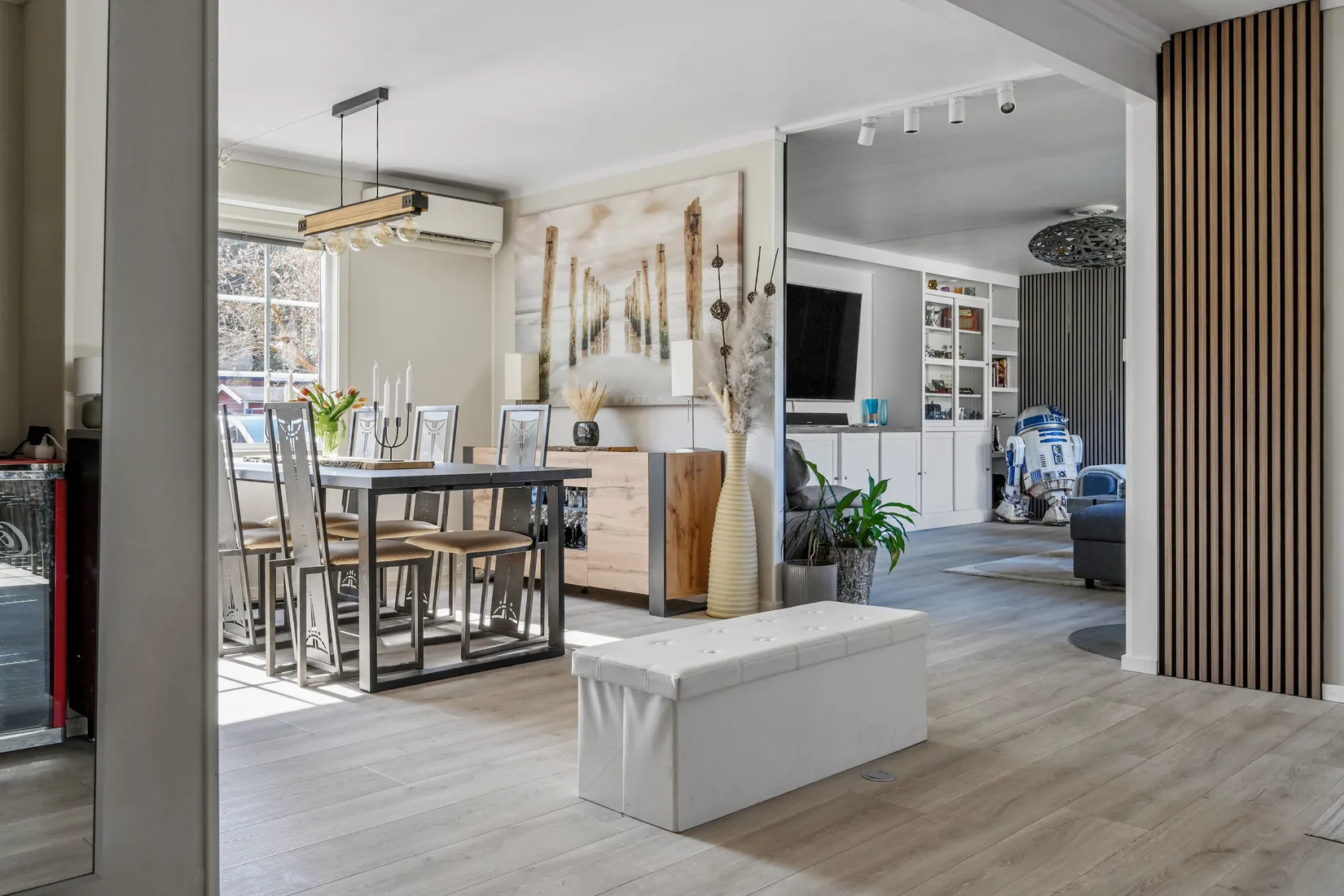 Villa, Radhus, Näckrosvägen 10, Sjukyrkoberget, Upplands Väsby