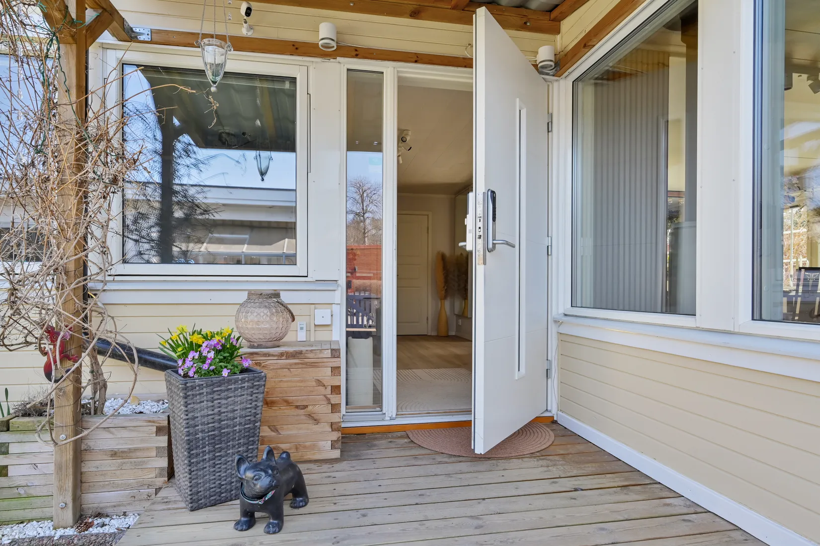 Villa, Radhus, Näckrosvägen 10, Sjukyrkoberget, Upplands Väsby