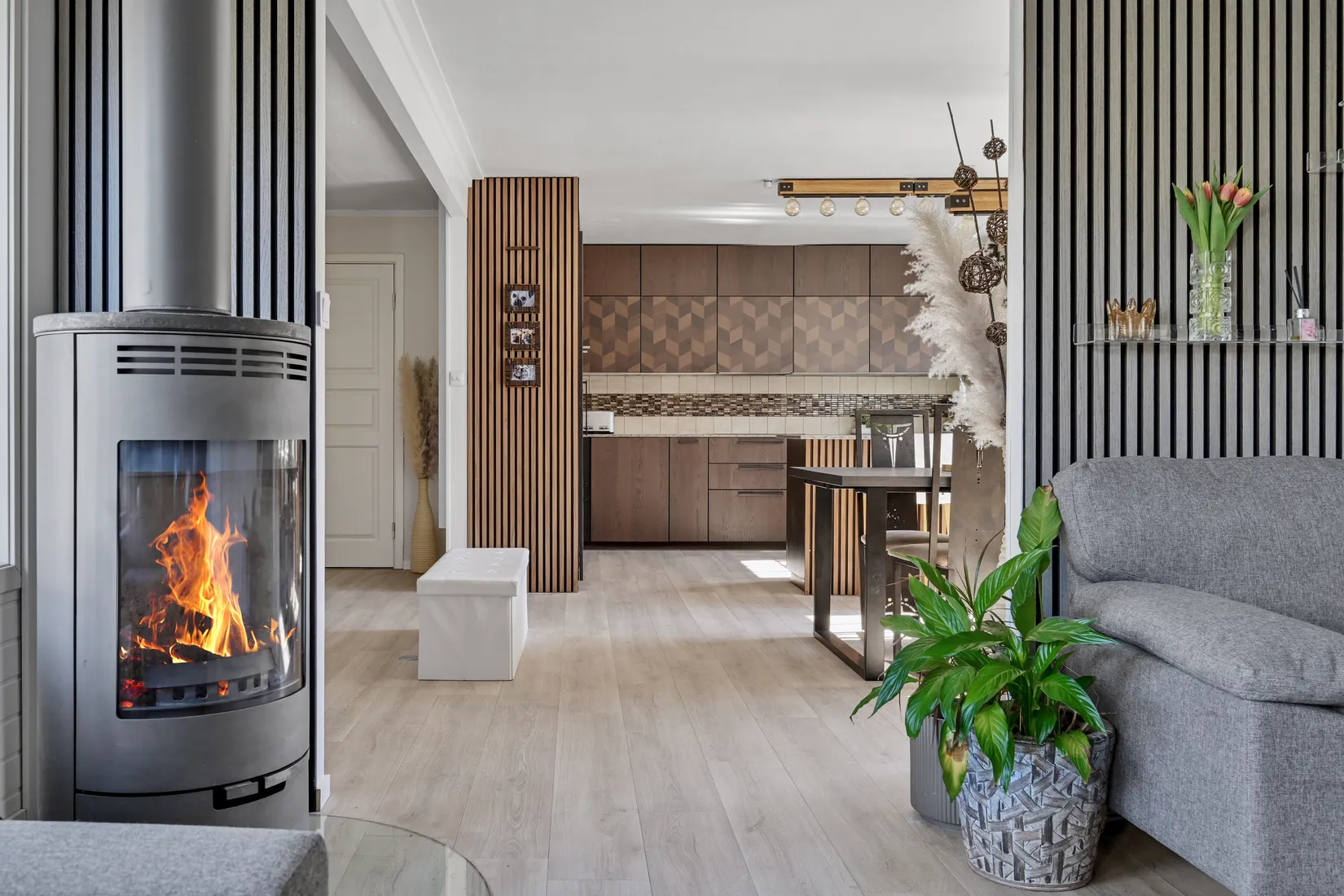 Villa, Radhus, Näckrosvägen 10, Sjukyrkoberget, Upplands Väsby