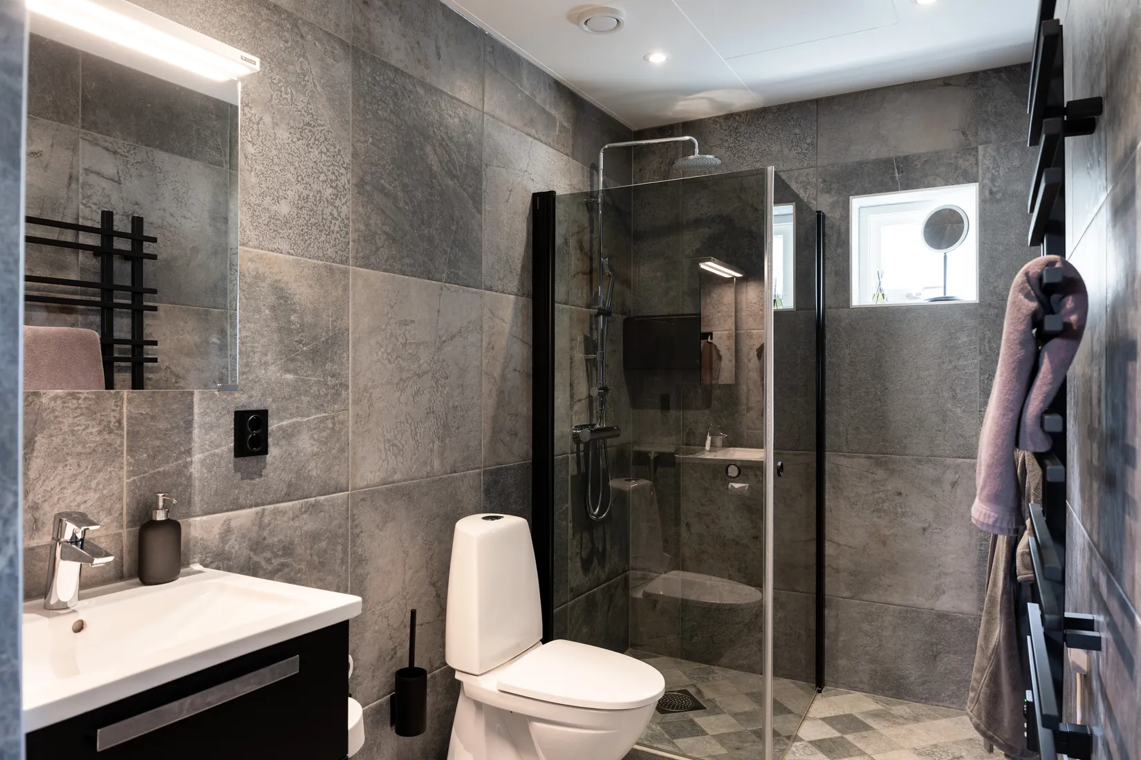 Villa, Radhus, Landerigatan 11, Nordanby, Västerås