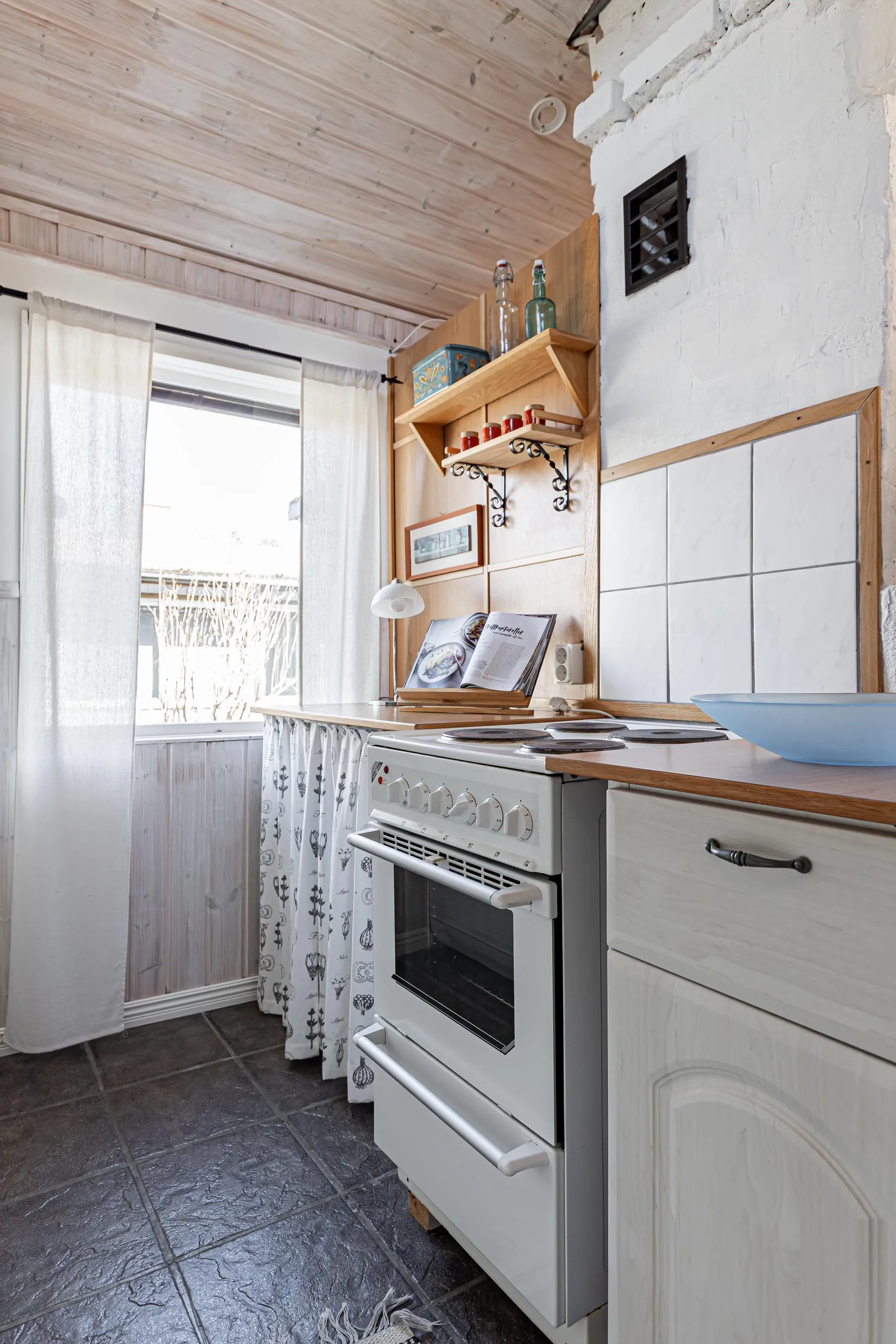 Fritidshus, Malvastigen 8, Gränsta, Västerås