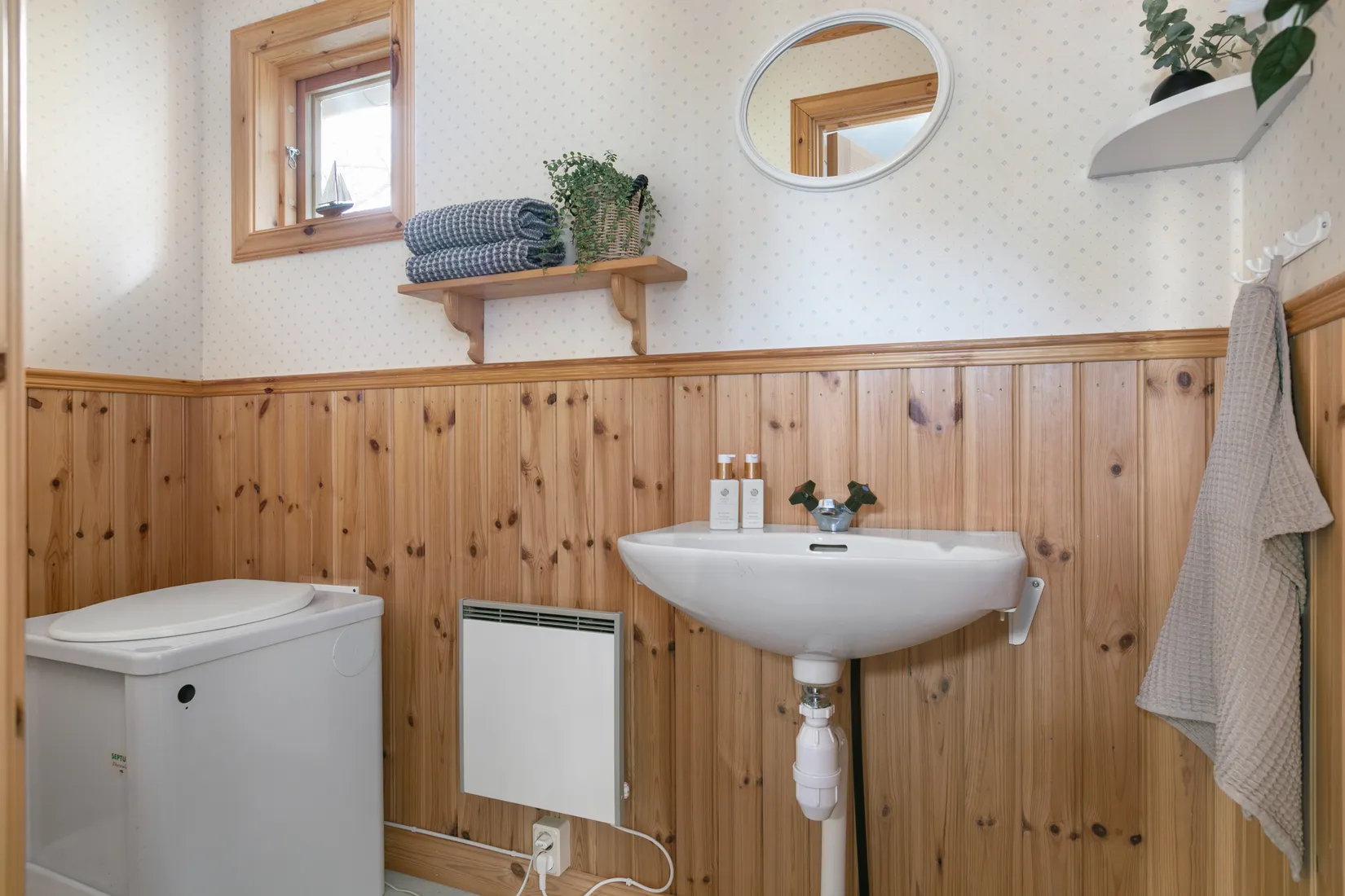 Fritidshus, Bladmyravägen 10, Eskön, Gävle