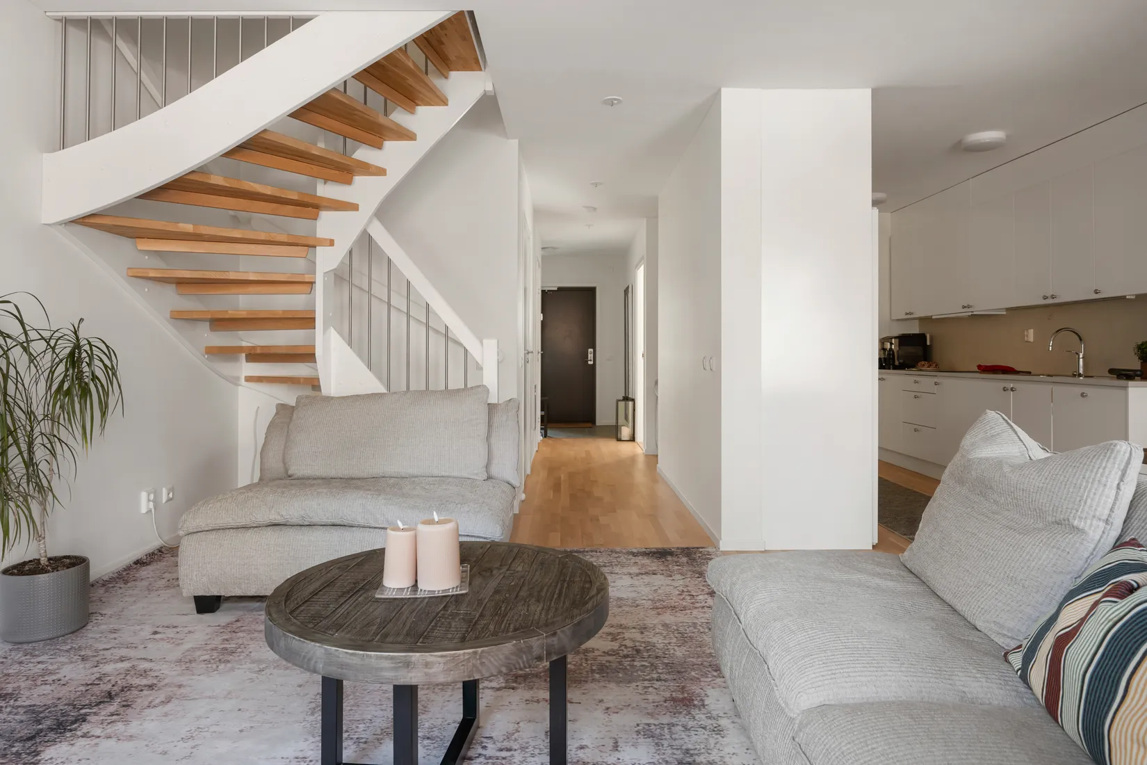 Bostadsrätt, Radhus, Viggholmsvägen 11, Vårberg, Stockholm