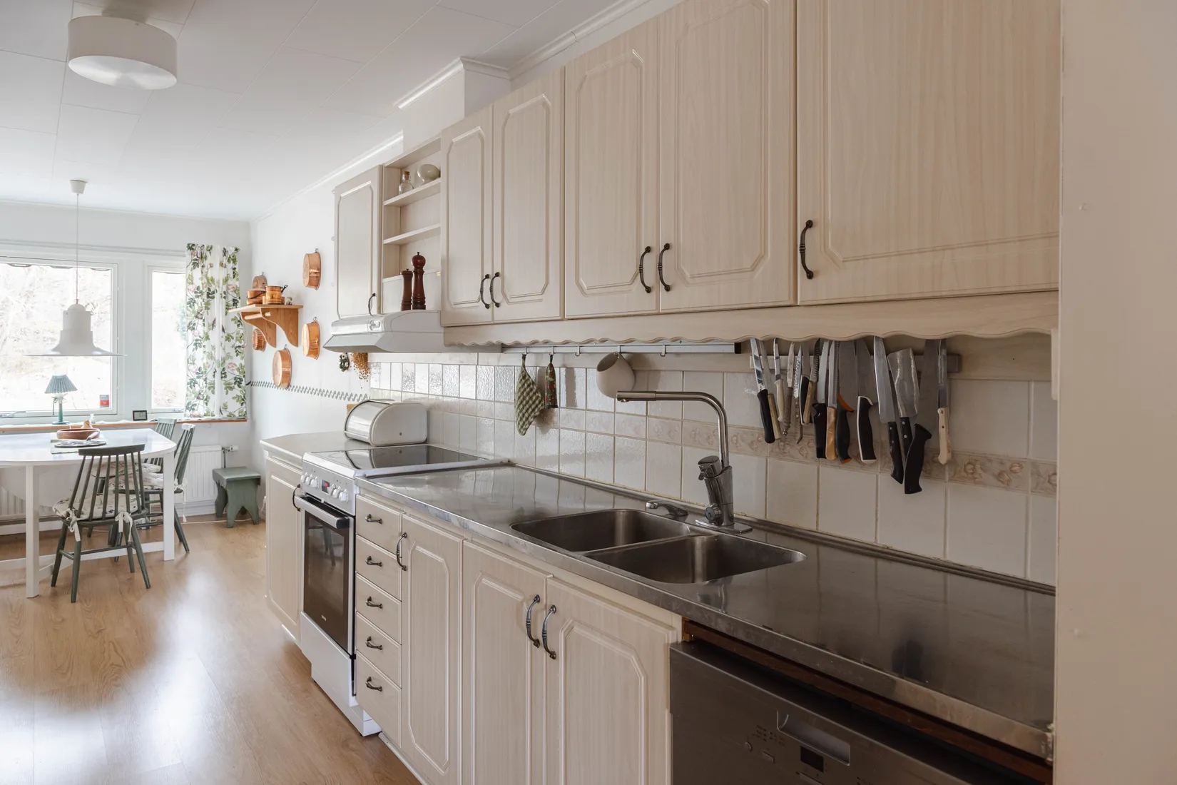 Radhus, Bandverksgatan 237, Bäckby, Västerås