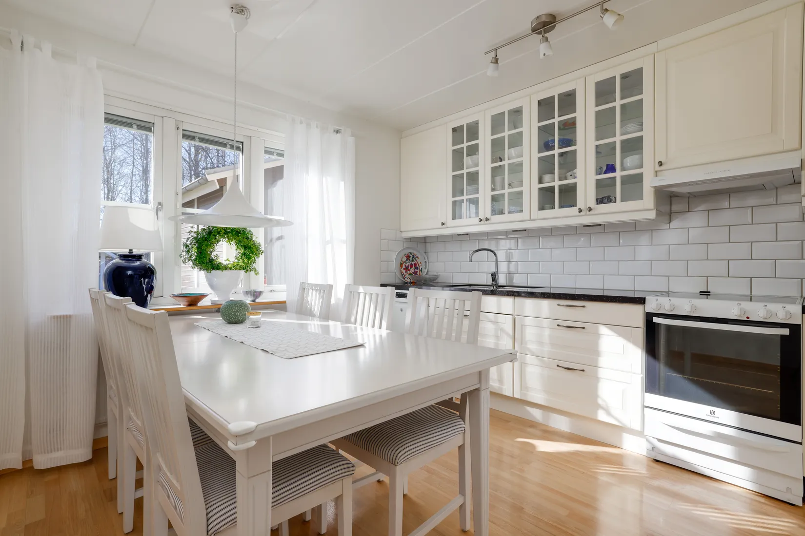 Villa, Radhus, Brevbäraregatan 11, Björkhaga, Örebro