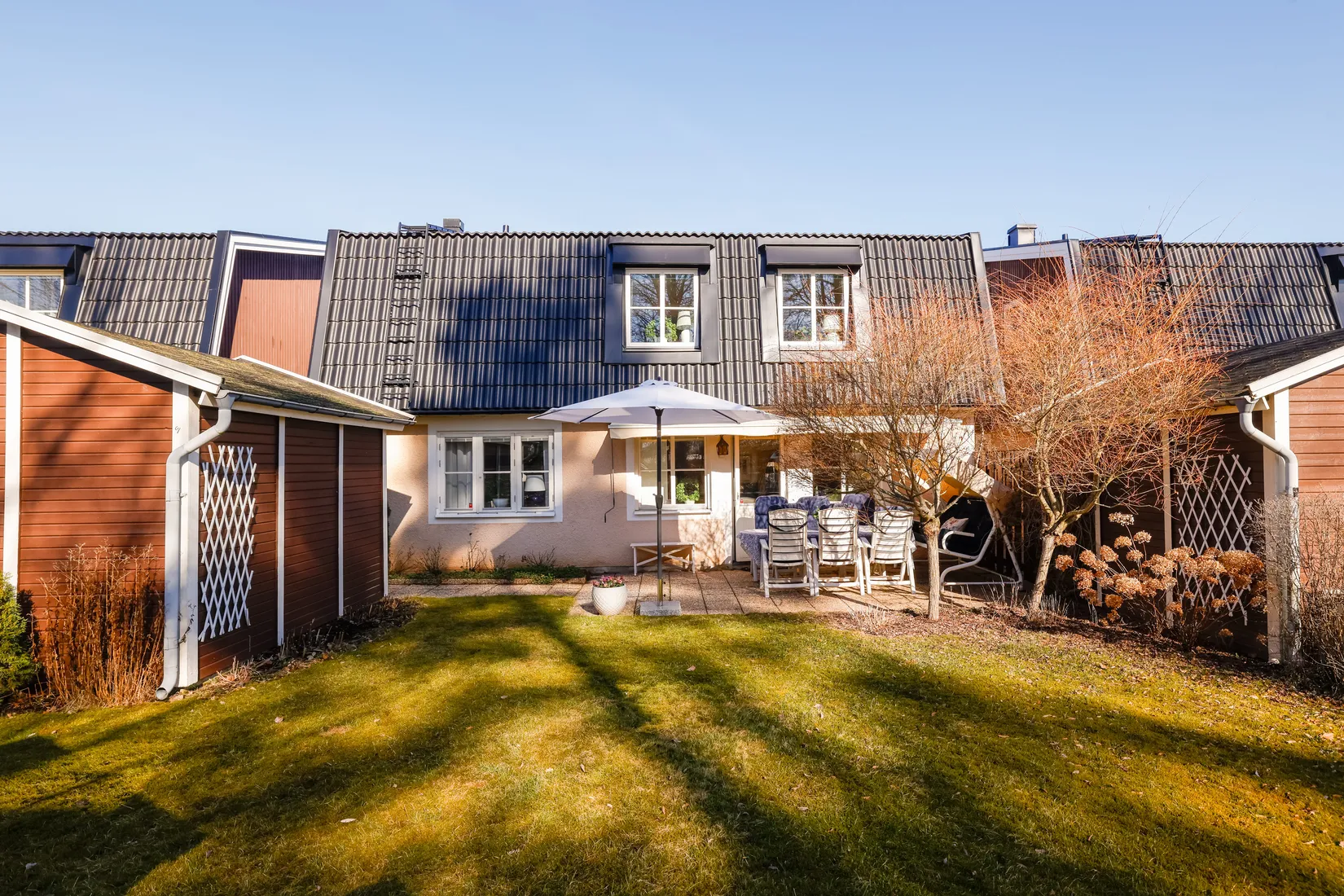 Villa, Radhus, Brevbäraregatan 11, Björkhaga, Örebro