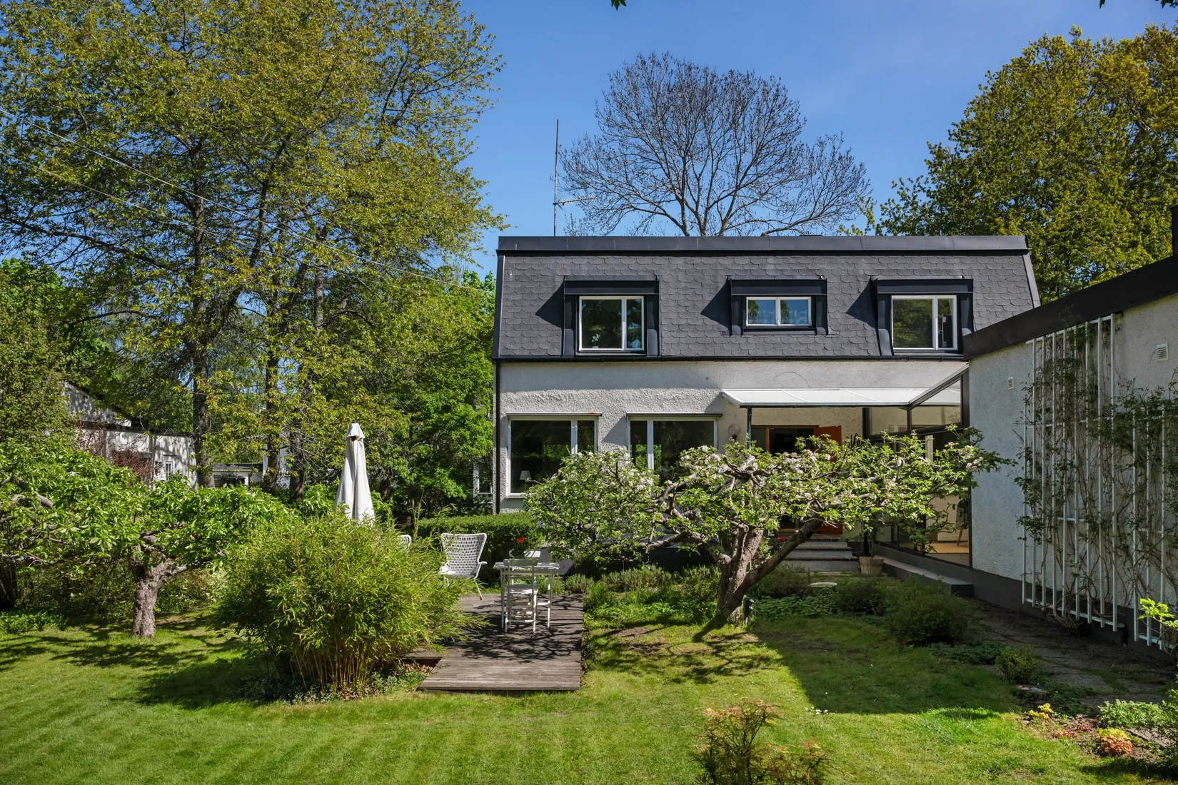 Villa, Parkvägen 56A, Näsbypark Sjösidan, Täby