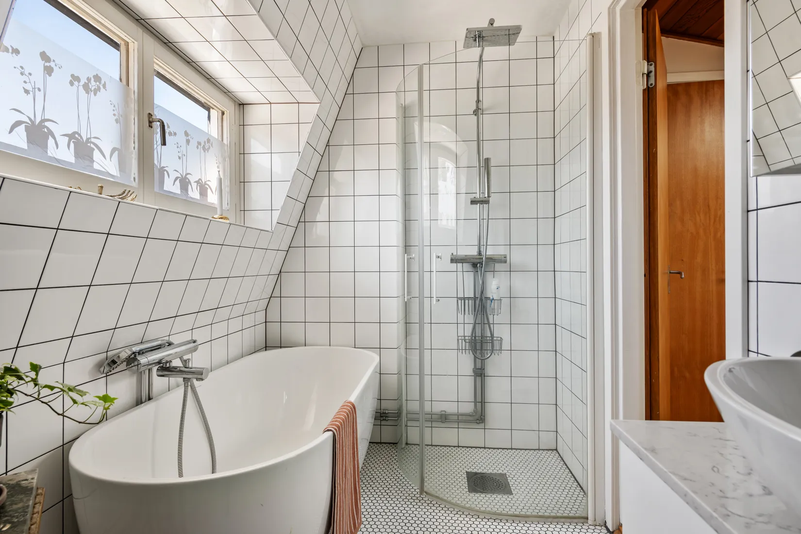 Villa, Parkvägen 56A, Näsbypark Sjösidan, Täby