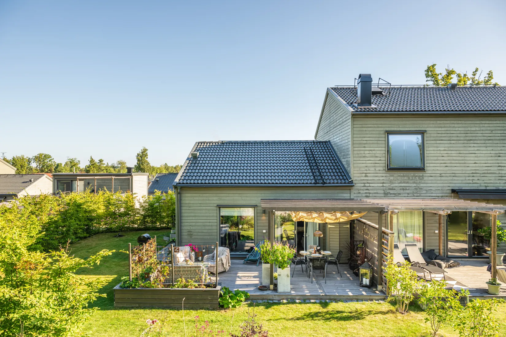Radhus, Telefongränd 8B, Högmora, Huddinge