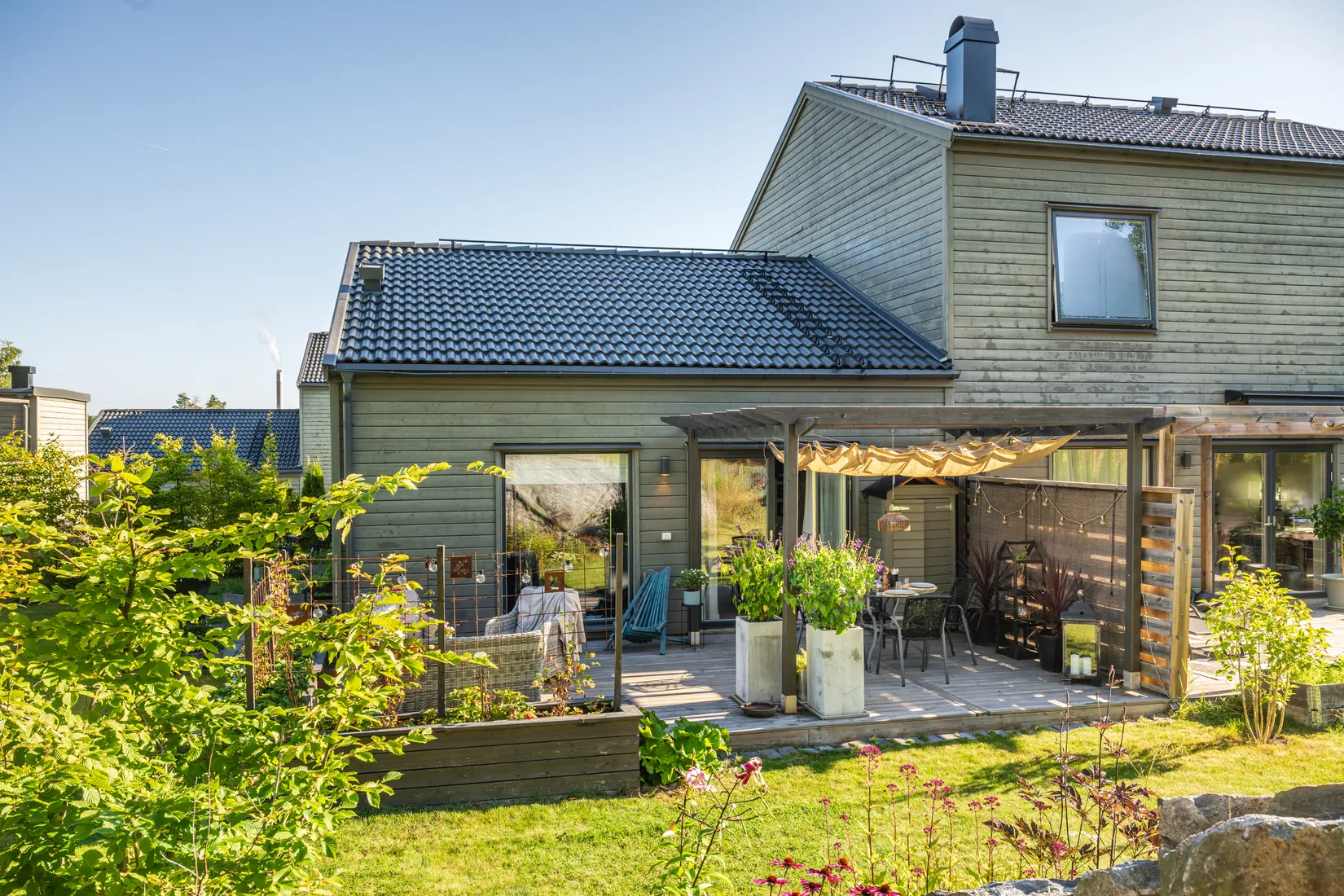 Radhus, Telefongränd 8B, Högmora, Huddinge