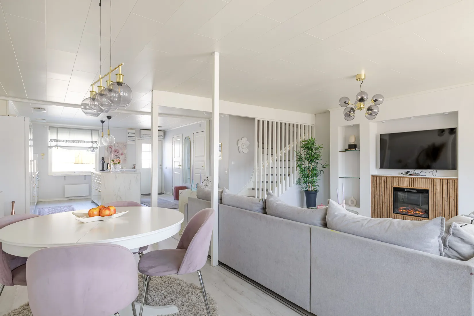 Villa, Radhus, Furuvägen 37, Hälletorp/Bondsjöstaden, Härnösand