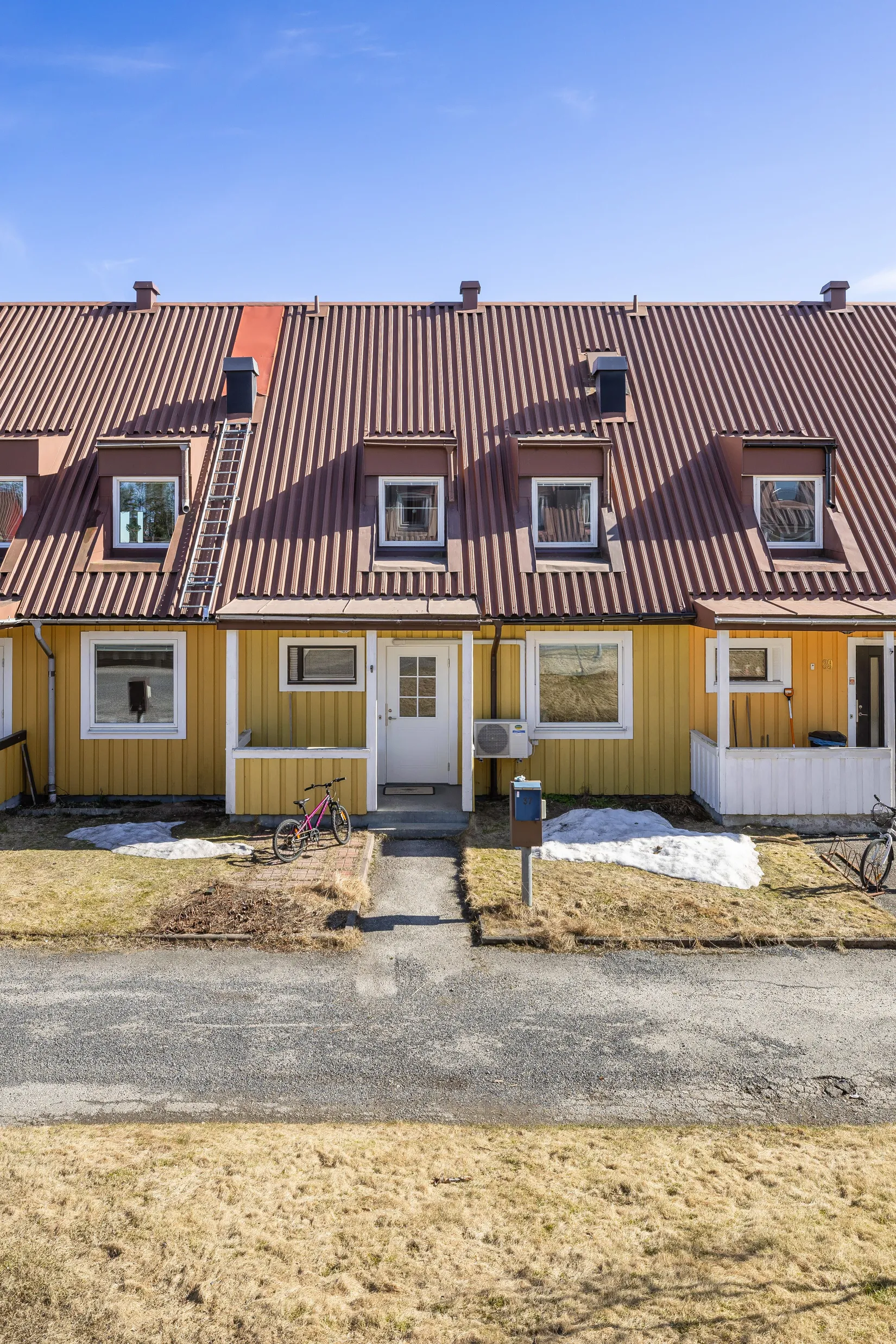 Villa, Radhus, Furuvägen 37, Hälletorp/Bondsjöstaden, Härnösand