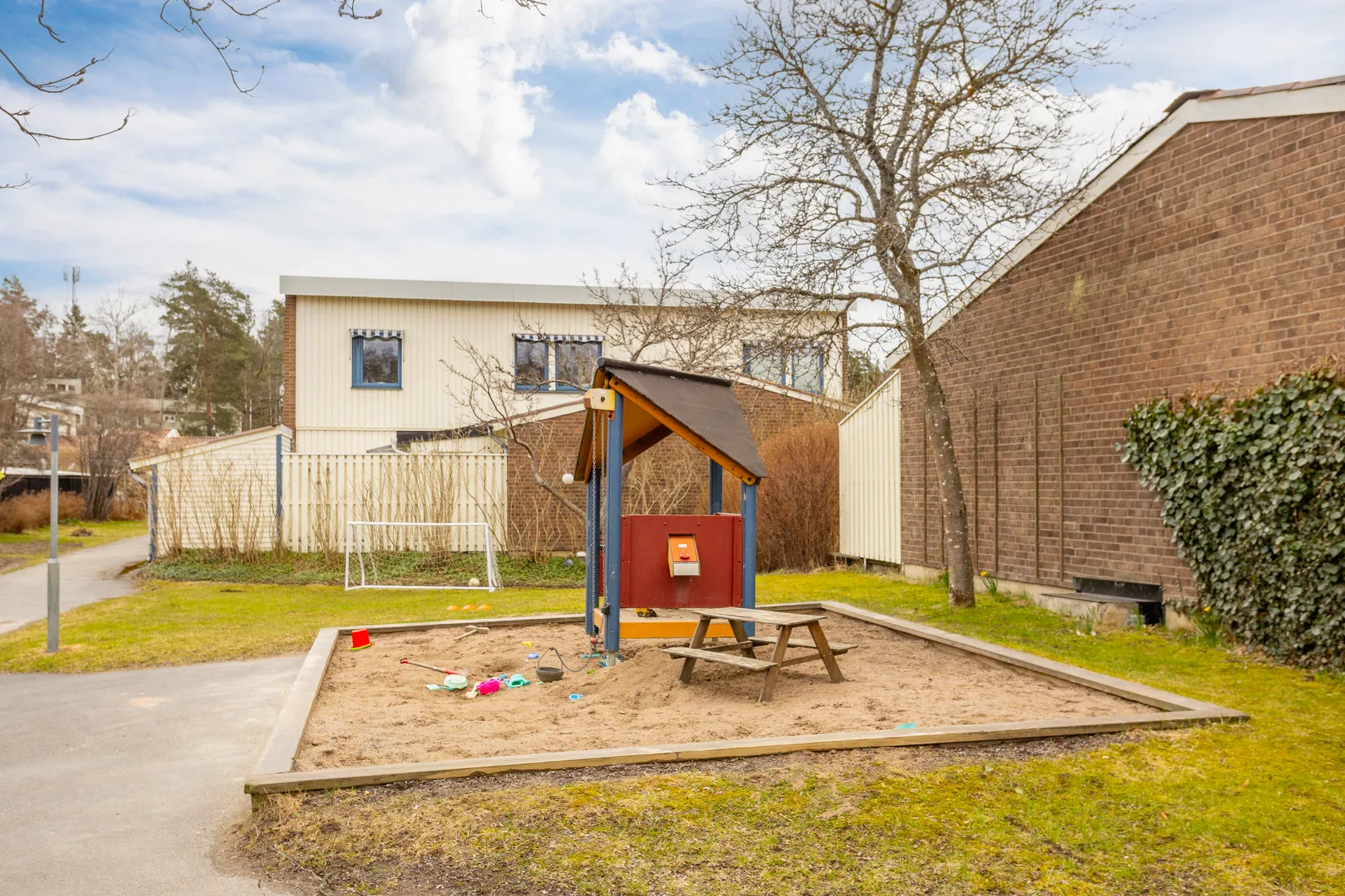 Bostadsrätt, Radhus, Scoutvägen 82, Tegelhagen , Sollentuna