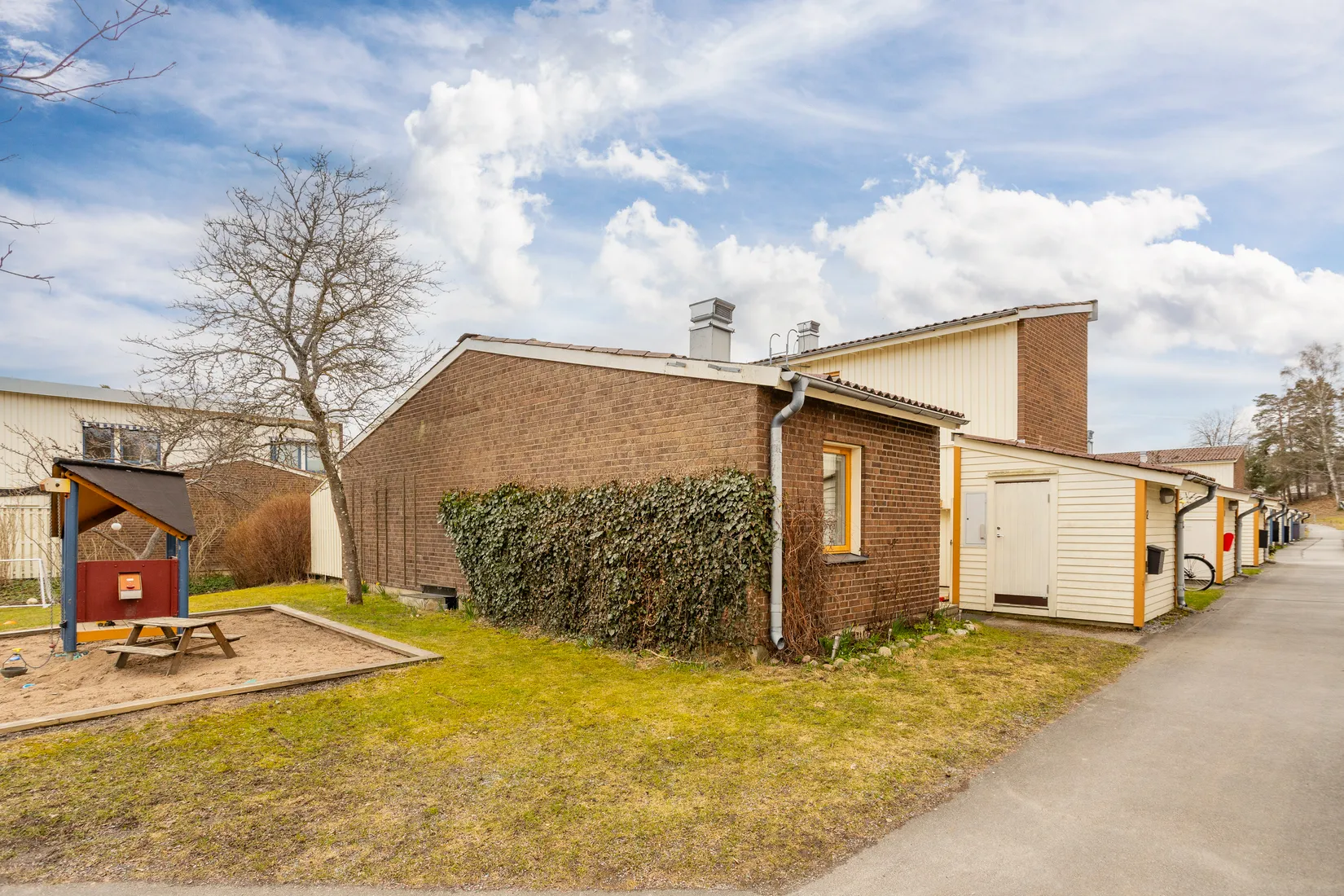 Bostadsrätt, Radhus, Scoutvägen 82, Tegelhagen , Sollentuna