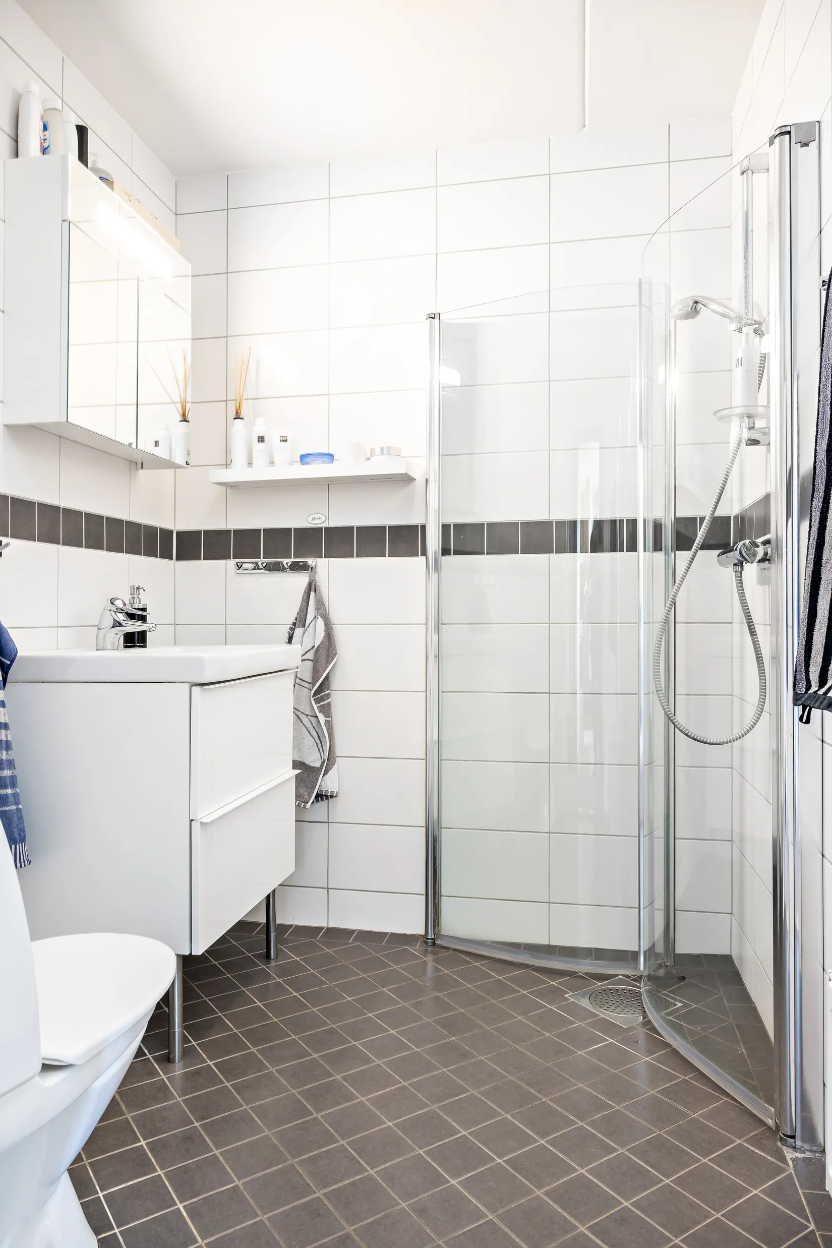 Radhus, Axel Swartlings gata 141, Klockaretorpet, Norrköping