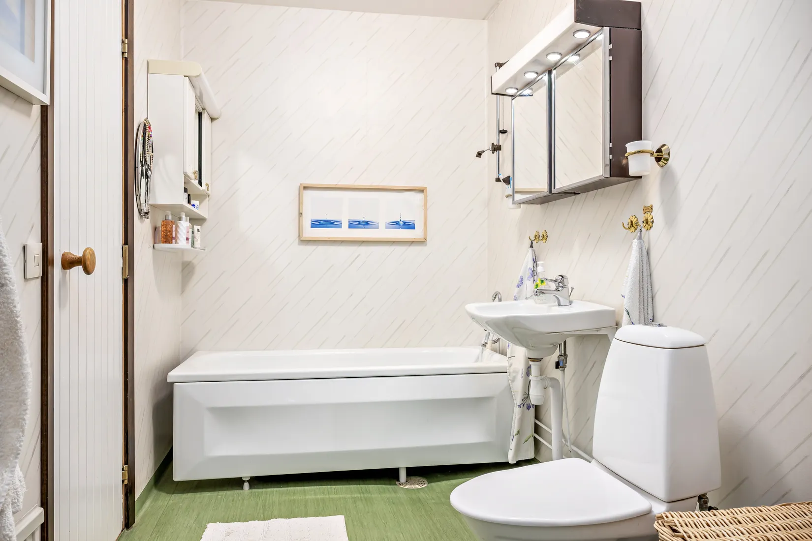 Radhus, Axel Swartlings gata 141, Klockaretorpet, Norrköping