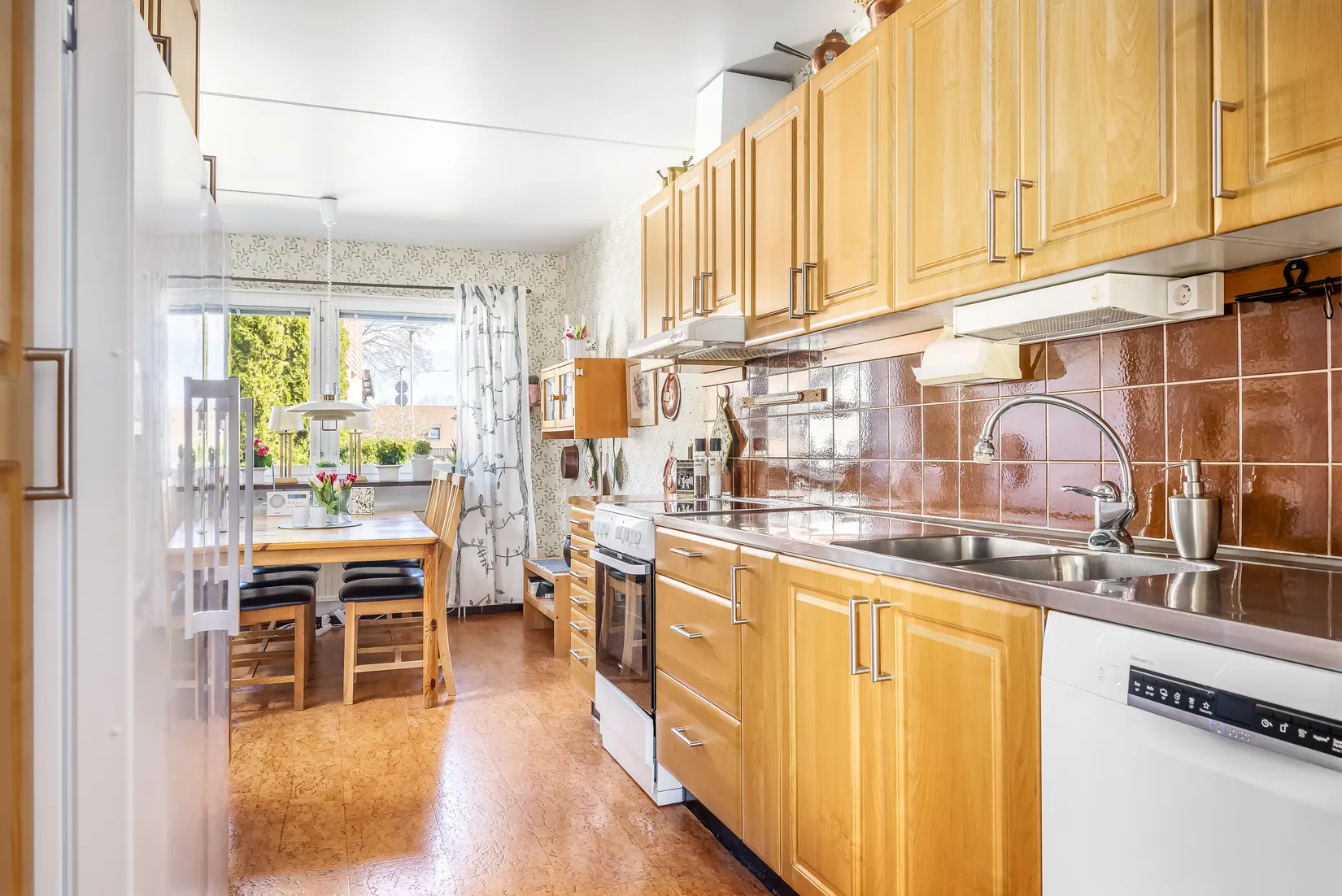 Radhus, Axel Swartlings gata 141, Klockaretorpet, Norrköping