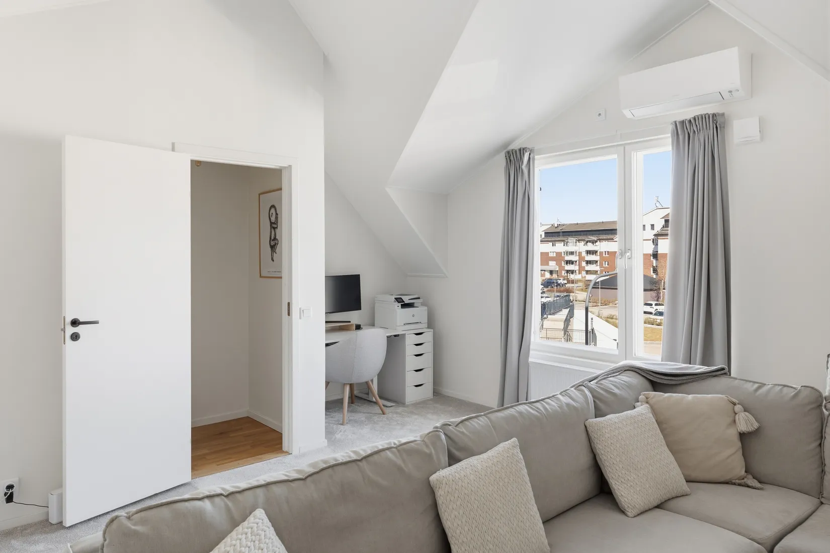 Radhus, Älvsundavägen 16, Eds Allé, Upplands Väsby