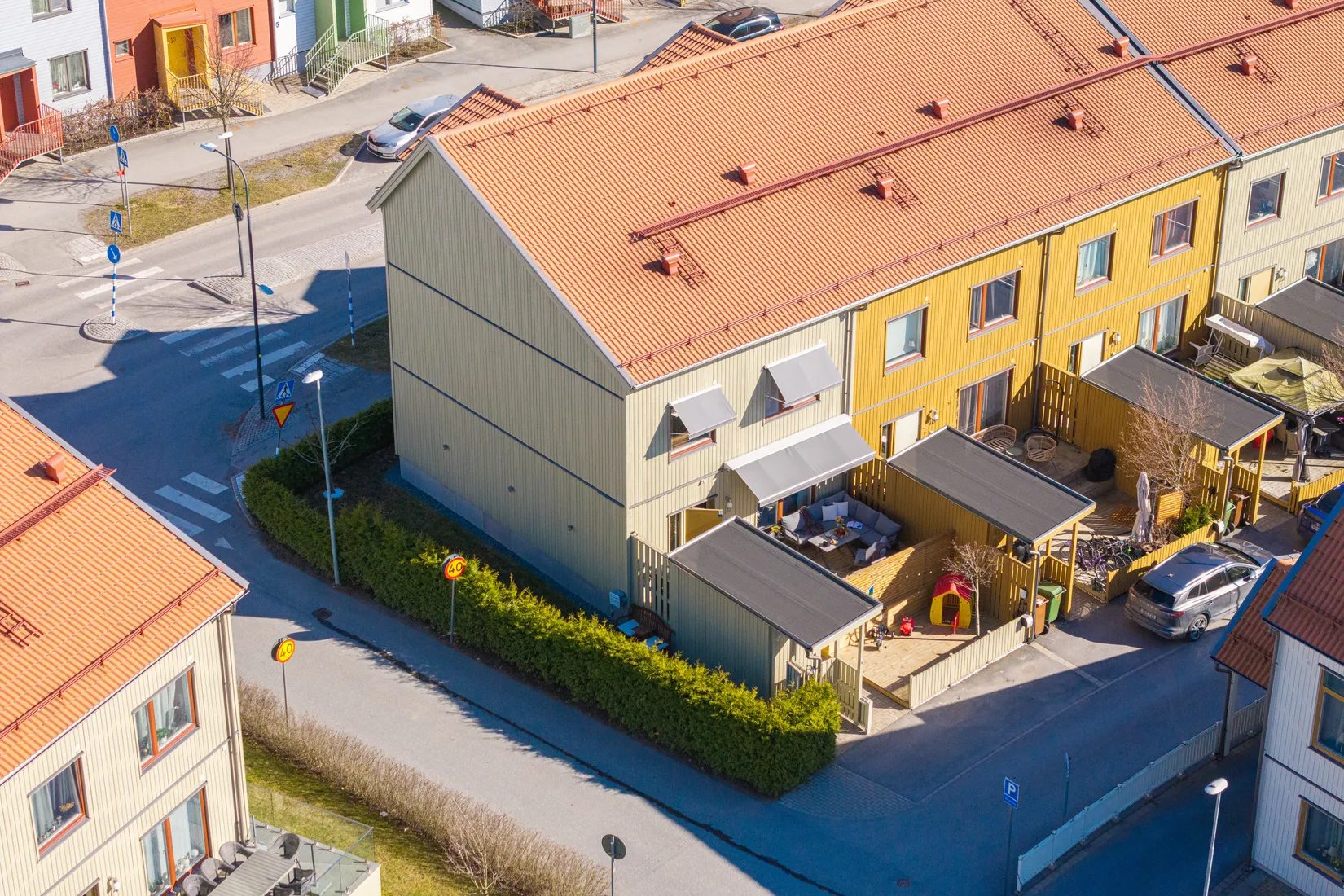 Radhus, Älvsundavägen 16, Eds Allé, Upplands Väsby