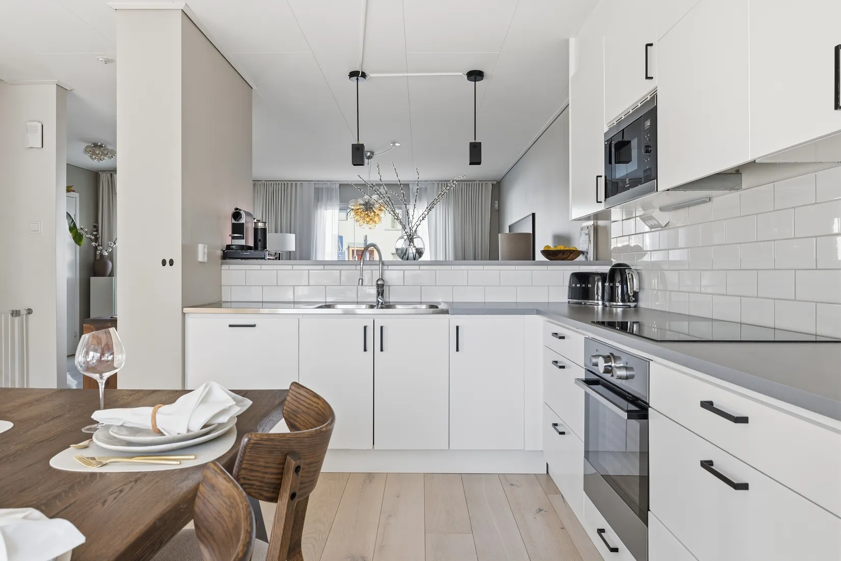 Radhus, Älvsundavägen 16, Eds Allé, Upplands Väsby