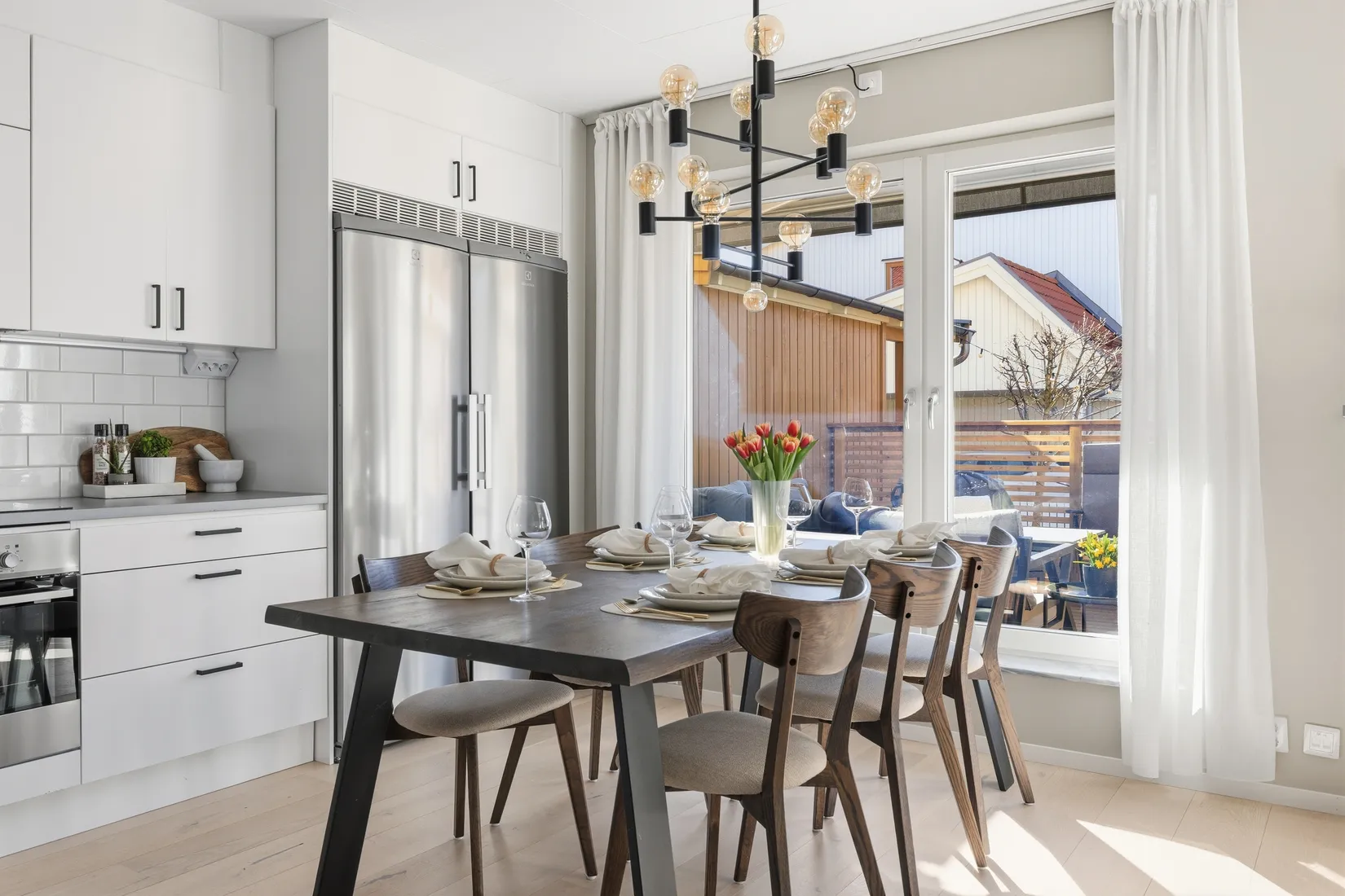 Radhus, Älvsundavägen 16, Eds Allé, Upplands Väsby