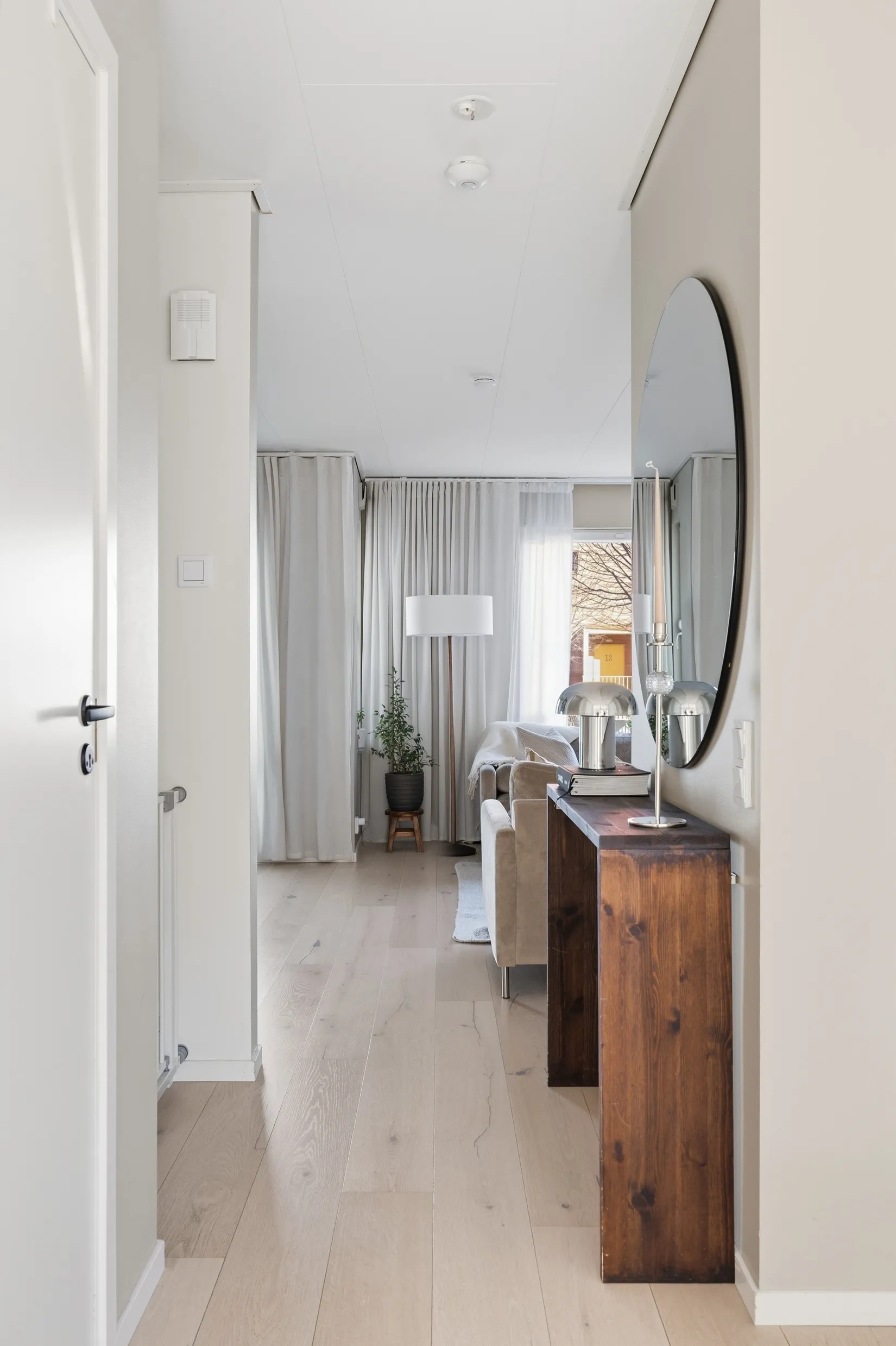 Radhus, Älvsundavägen 16, Eds Allé, Upplands Väsby