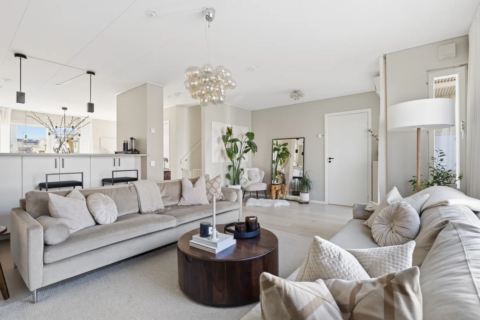 Radhus, Älvsundavägen 16, Eds Allé, Upplands Väsby