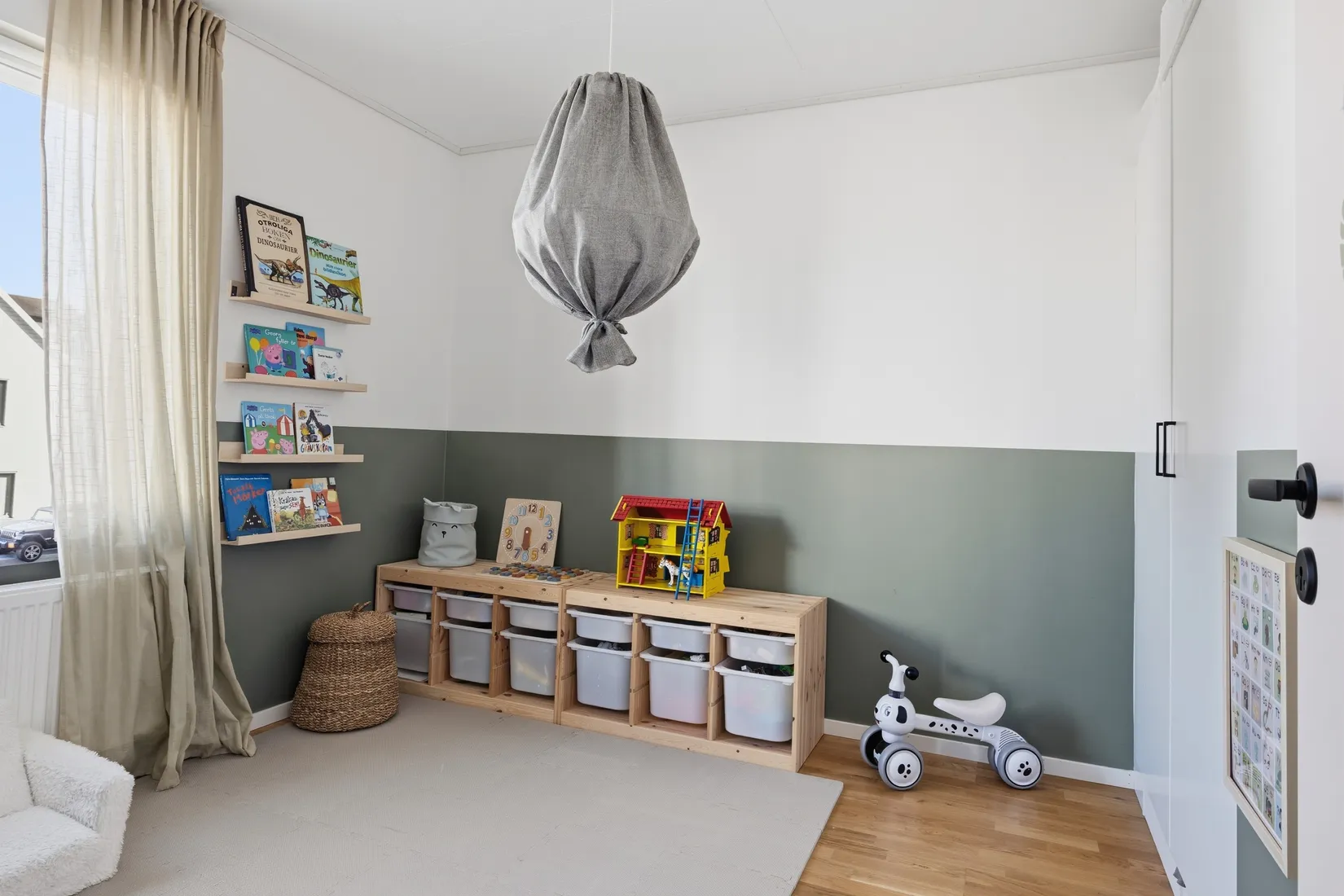 Radhus, Älvsundavägen 16, Eds Allé, Upplands Väsby