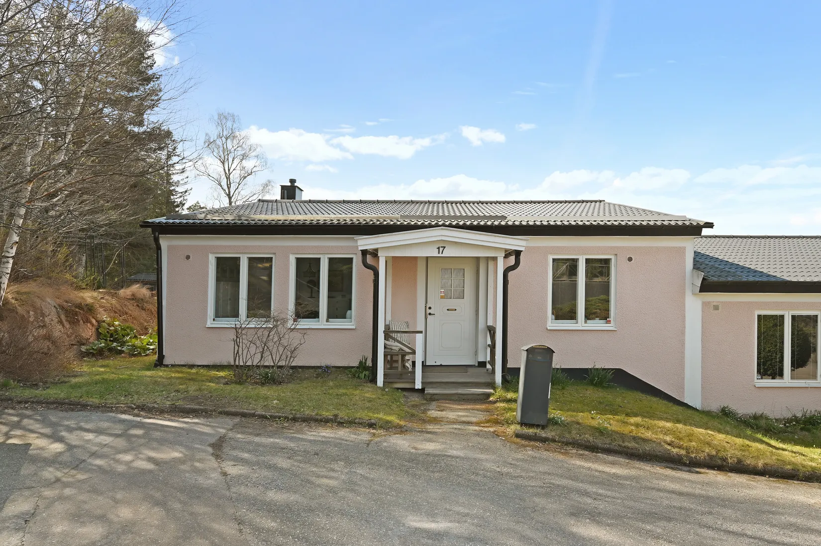 Radhus, Skjutbanevägen 17, Helenelund/Fågelsången, Sollentuna