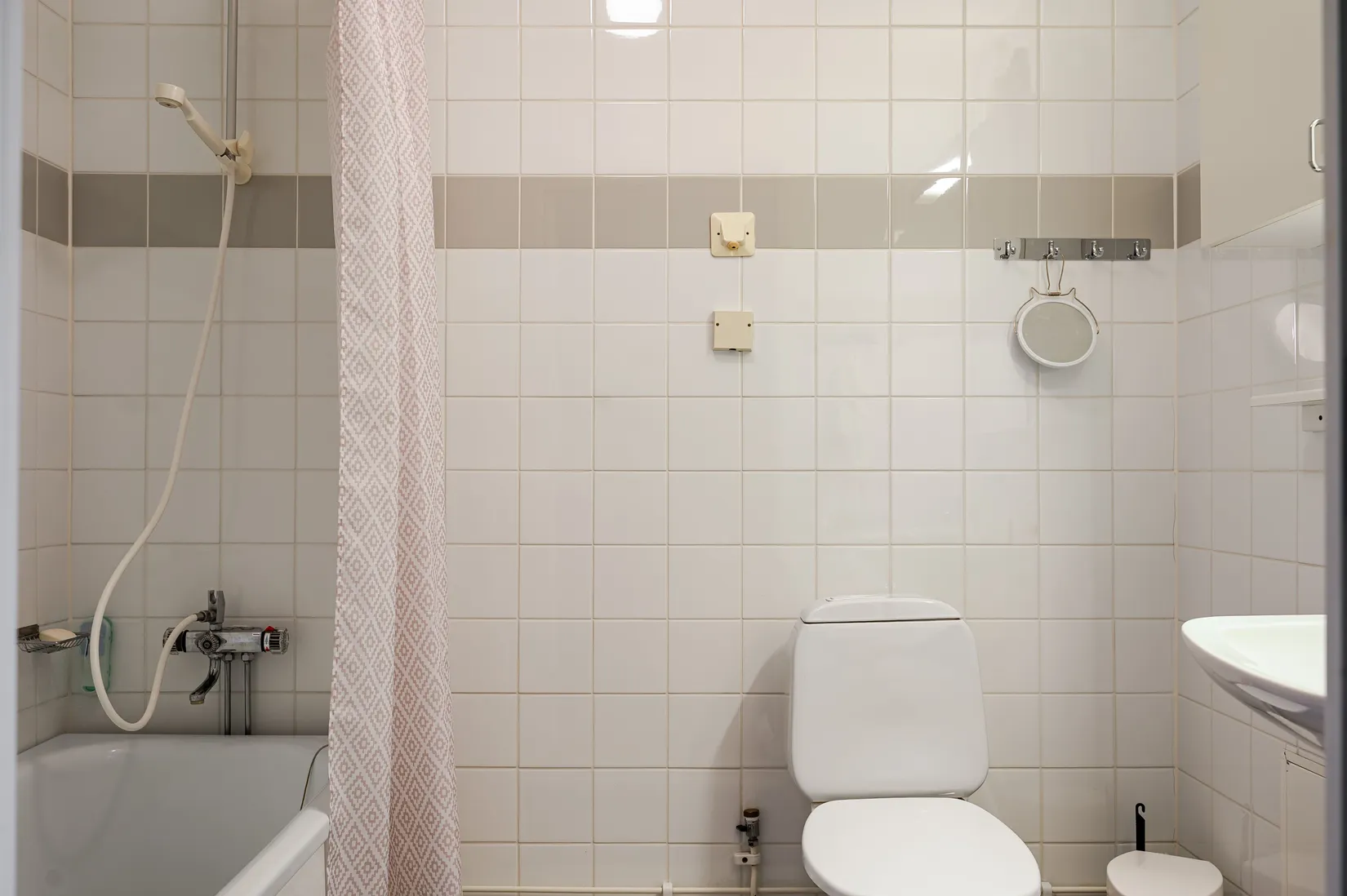 Bostadsrätt, Kyrkängsbacken 16, Centrala Huddinge, Huddinge