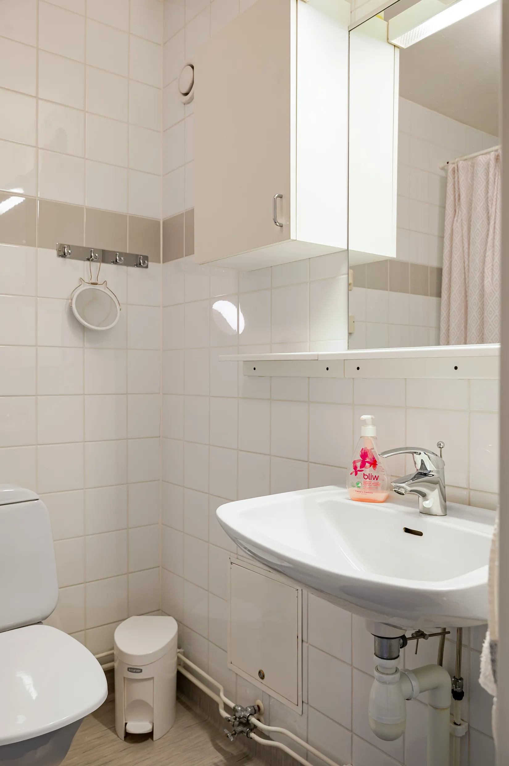 Bostadsrätt, Kyrkängsbacken 16, Centrala Huddinge, Huddinge