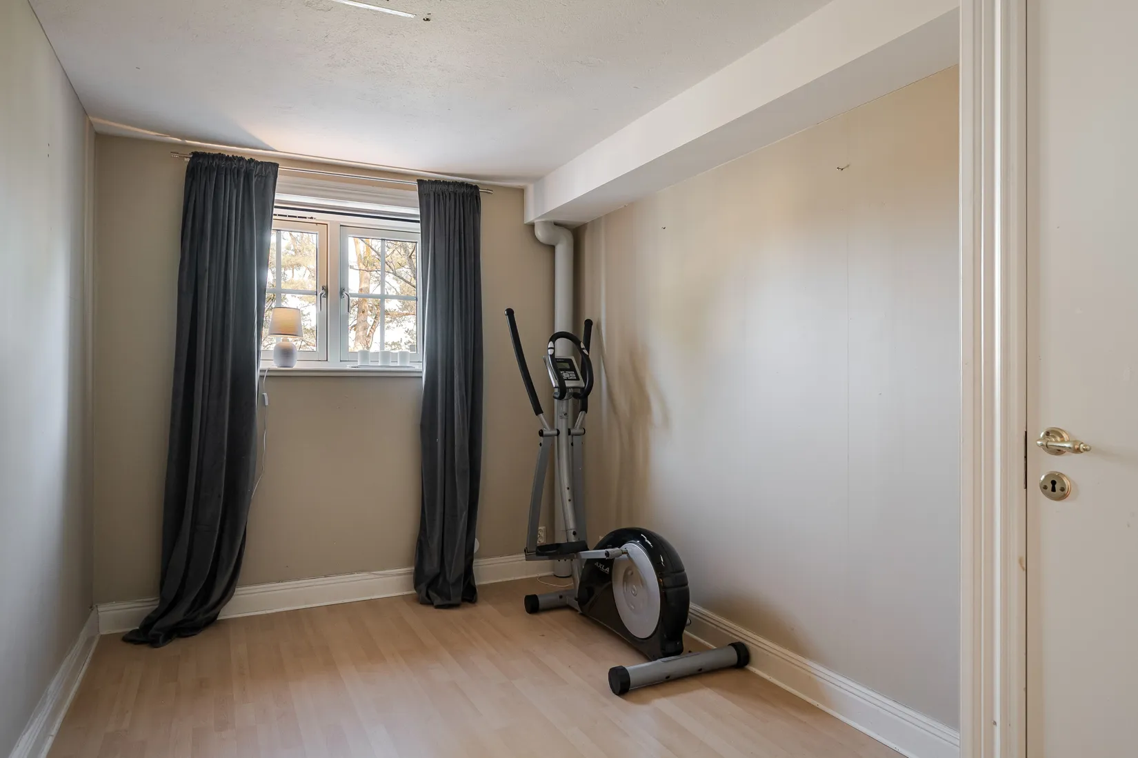 Villa, Radhus, Regementsgatan 55B, Strängnäs