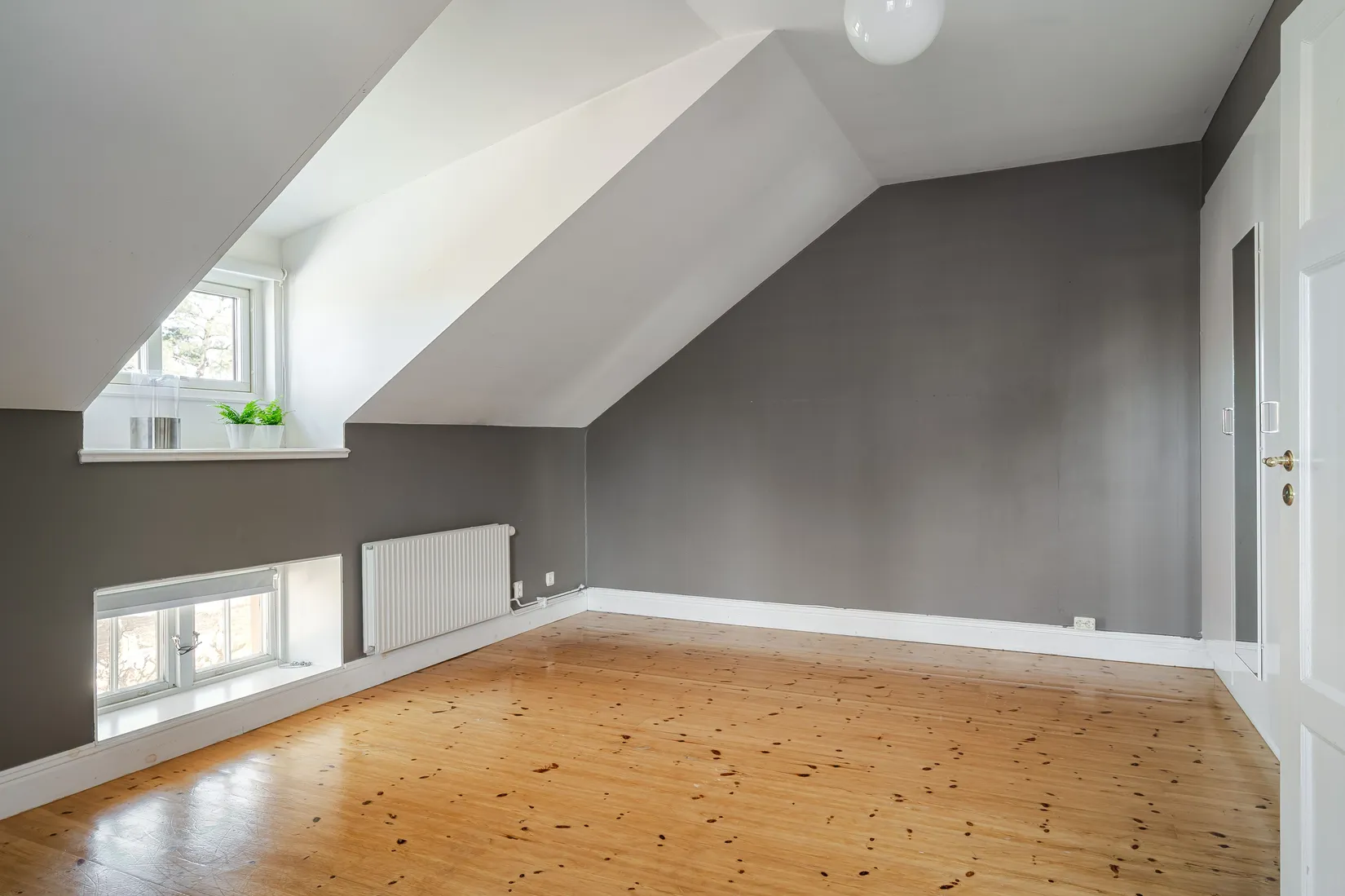 Villa, Radhus, Regementsgatan 55B, Strängnäs