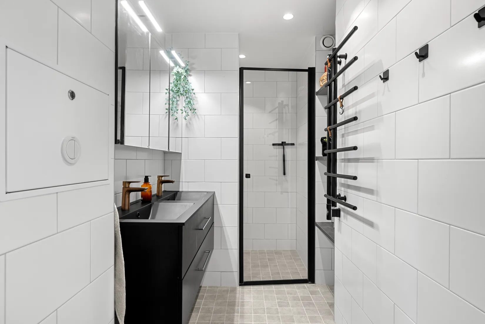 Bostadsrätt, Njupkärrsvägen 86, Tyresö Centrum, Tyresö