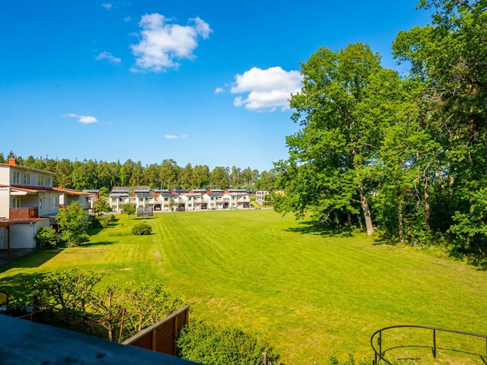 Villa, Radhus, Rådanvägen 61, Silverdal, Sollentuna