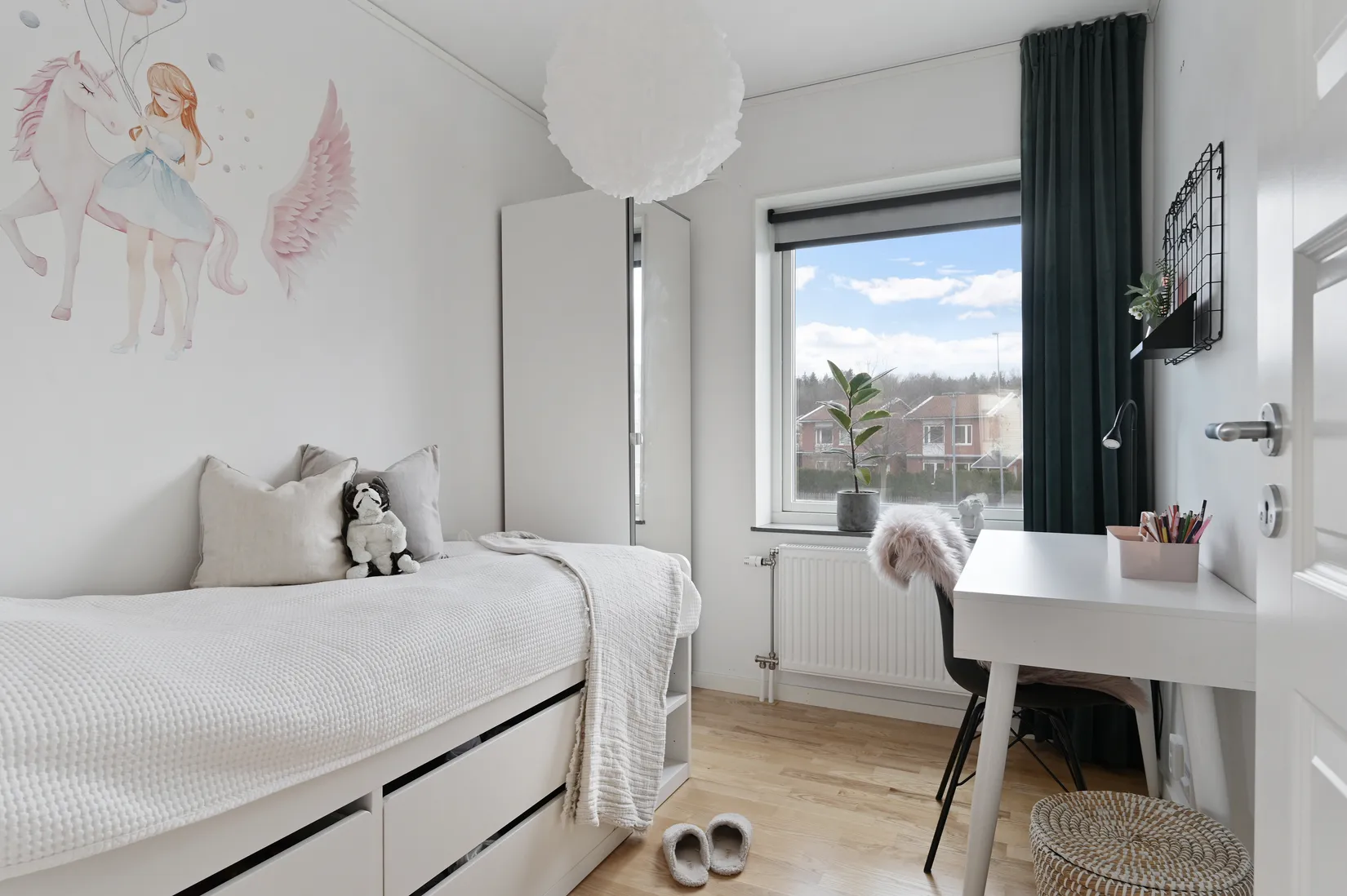 Bostadsrätt, Radhus, Vendelgränd 10, Skälby, Järfälla