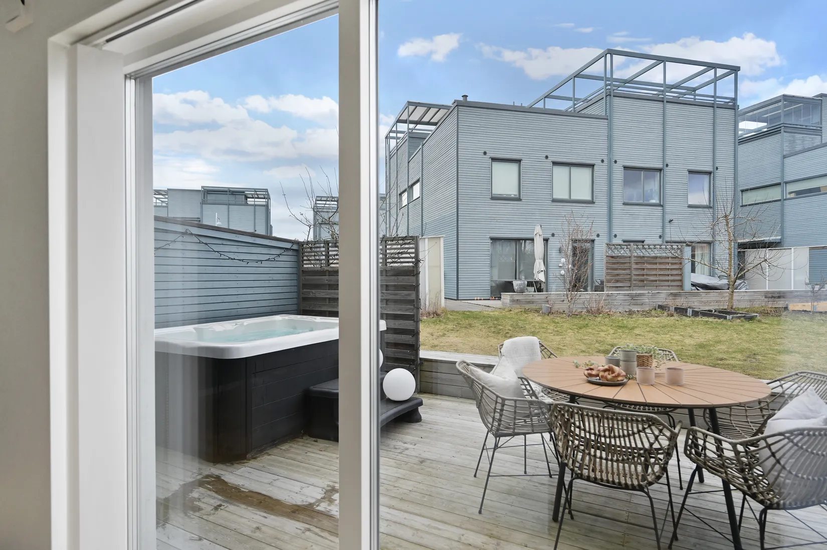 Bostadsrätt, Radhus, Vendelgränd 10, Skälby, Järfälla