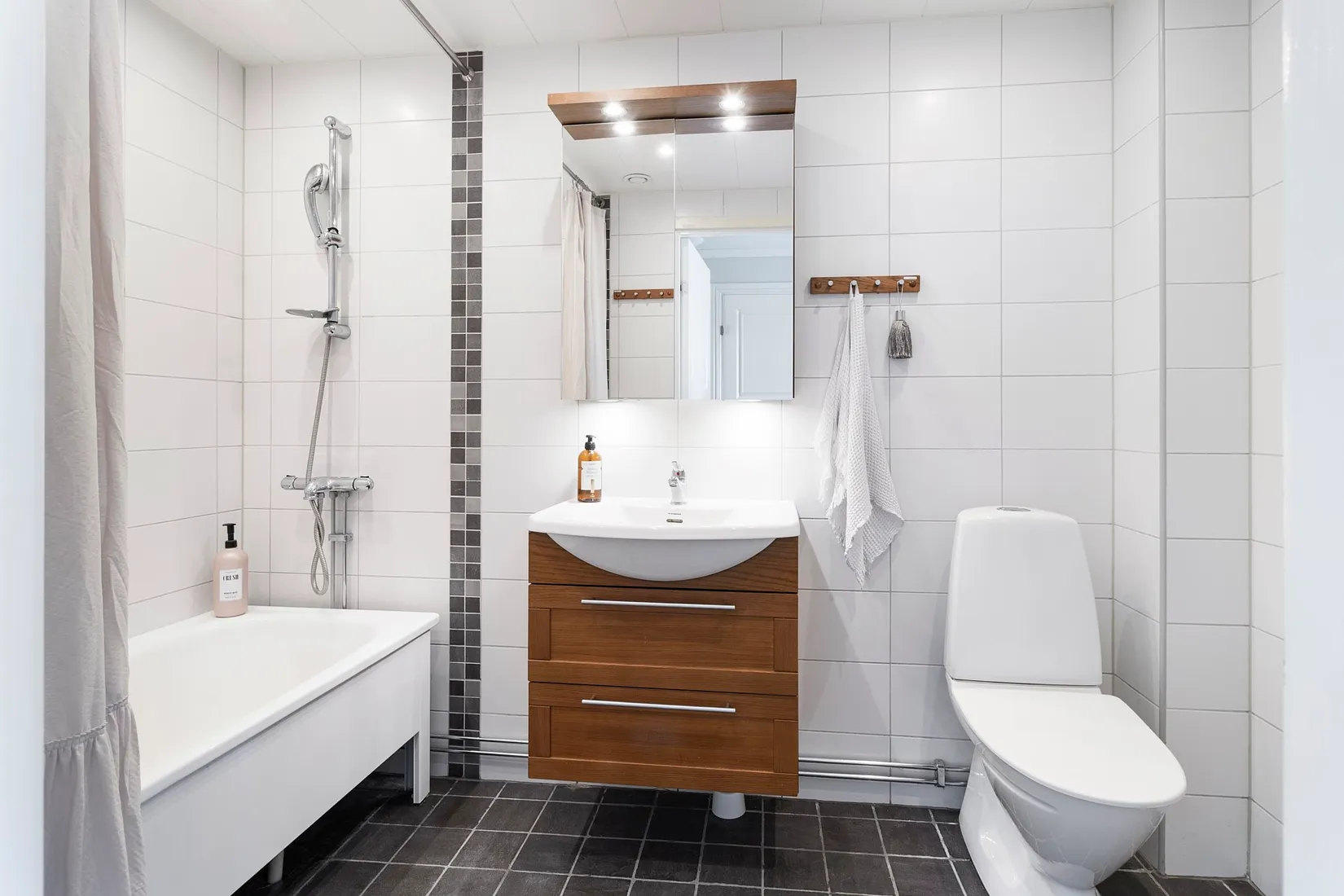 Radhus, Guttorms väg 16, Irsta, Västerås