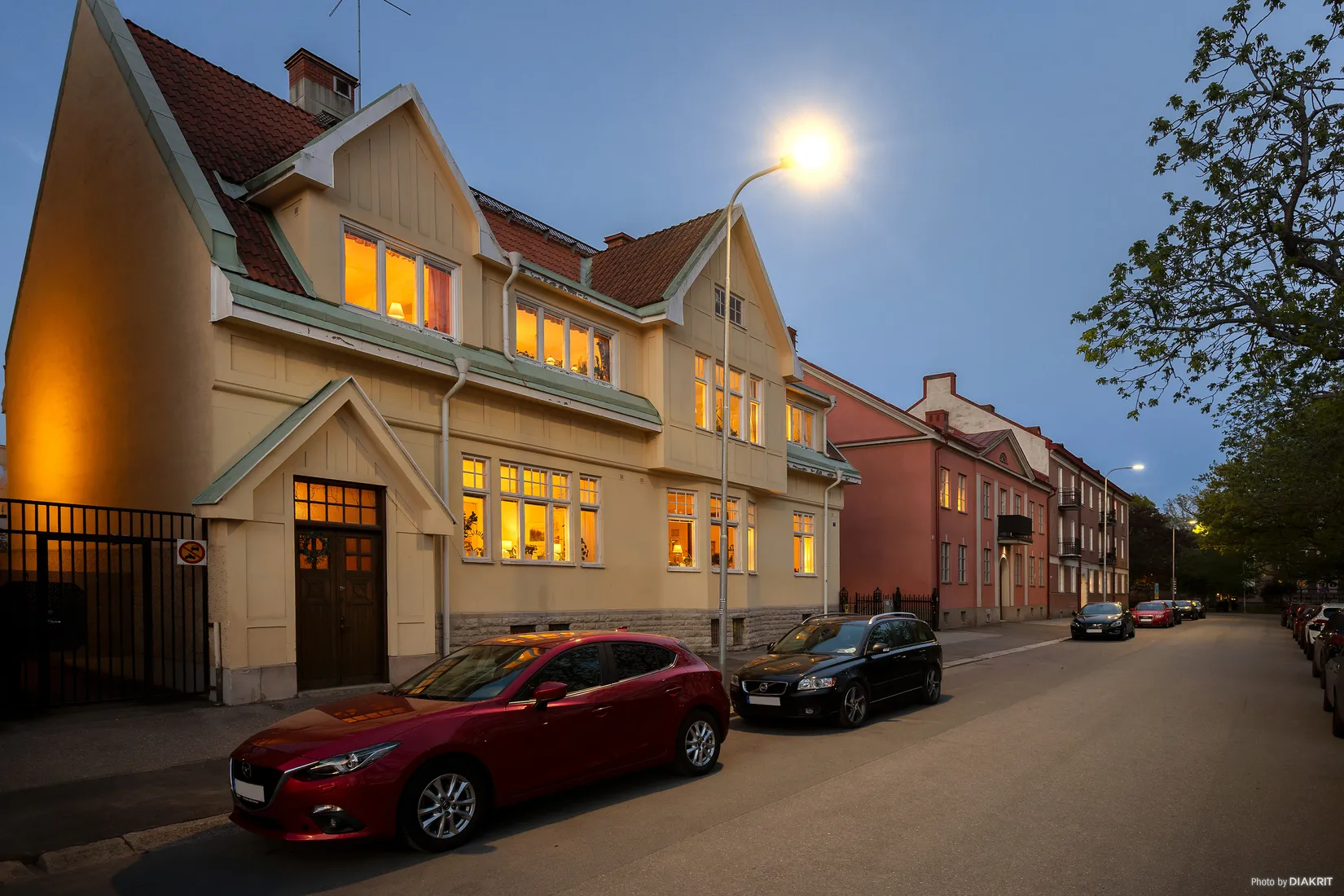 Villa, Prinsgatan 7, Centralt väster vid Karl-Johanparken, Örebro