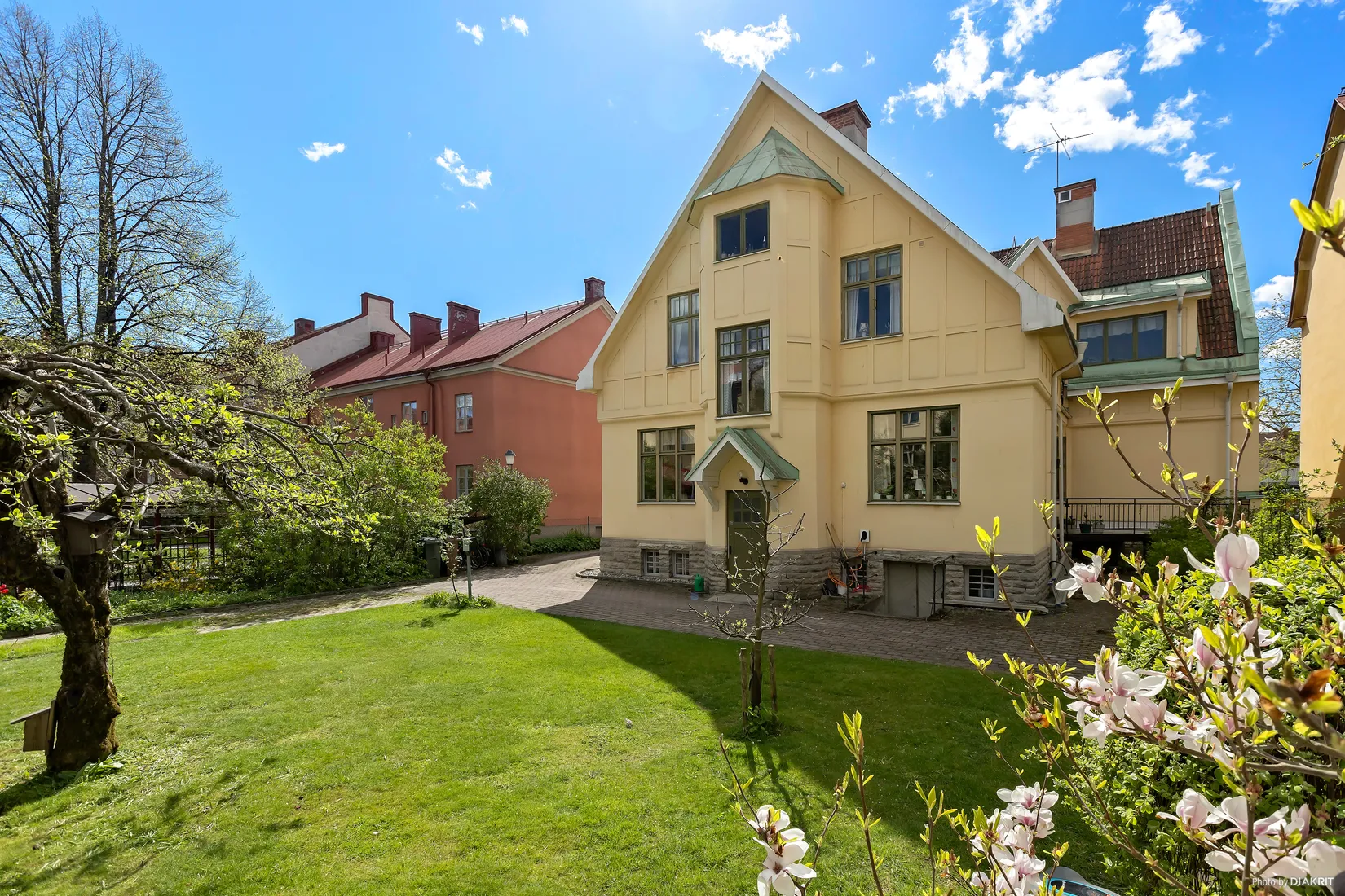 Villa, Prinsgatan 7, Centralt väster vid Karl-Johanparken, Örebro