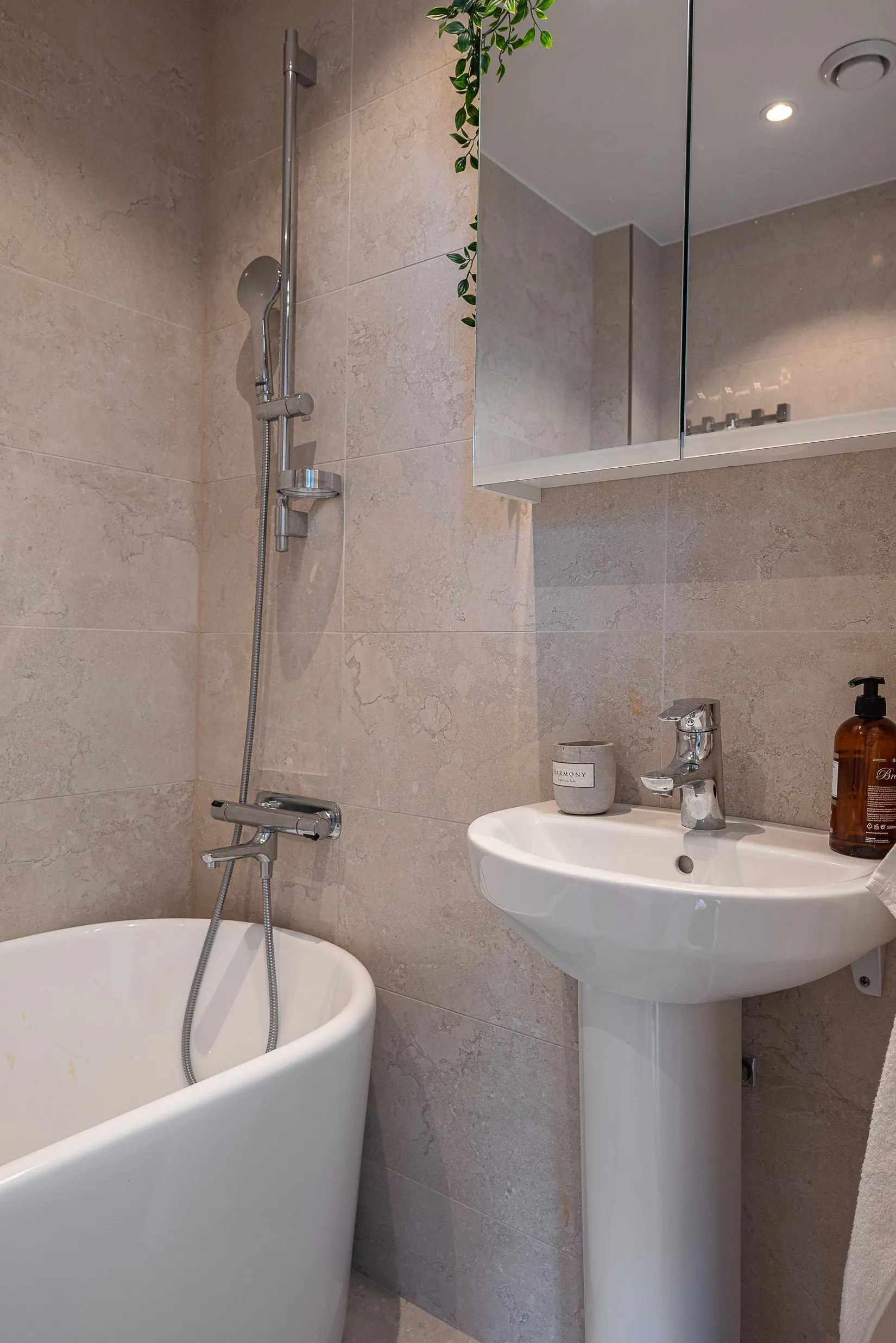 Villa, Radhus, Bastenshällsvägen 31, Arnö, Nyköping