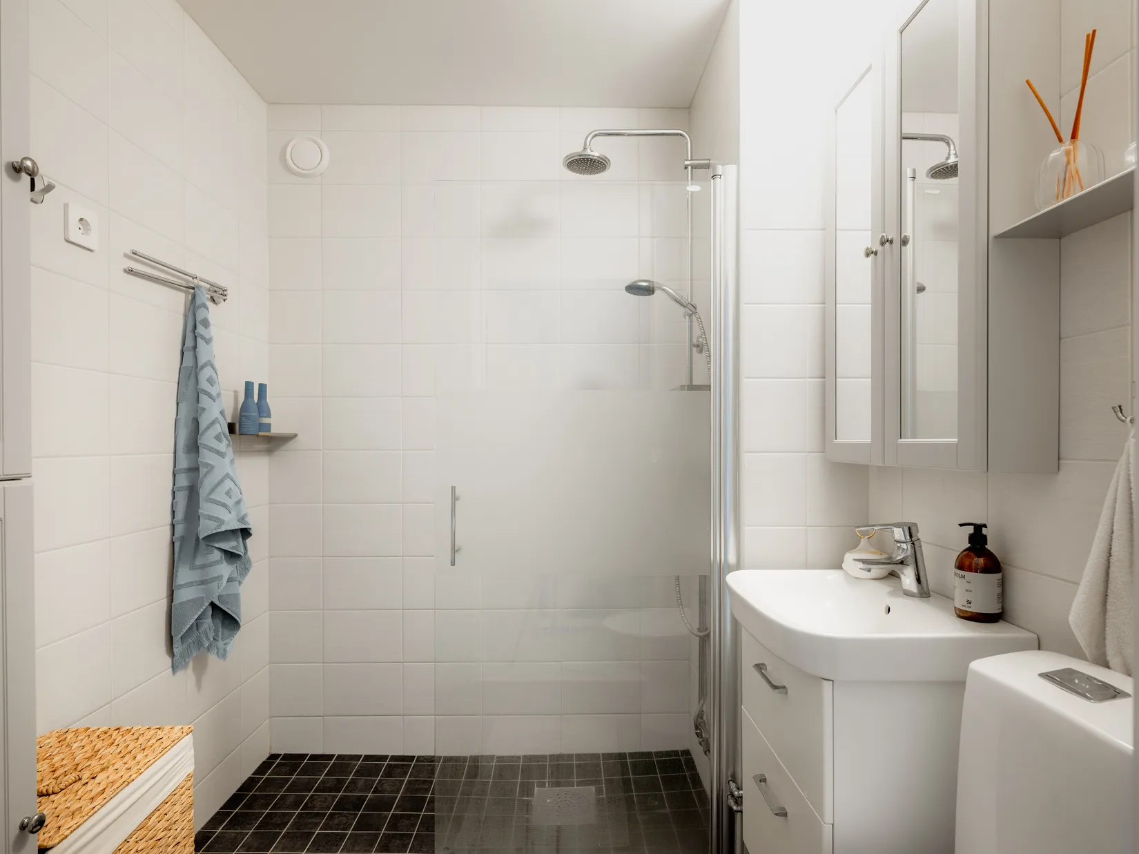 Bostadsrätt, Lomvägen 657, Sjöberg, Sollentuna