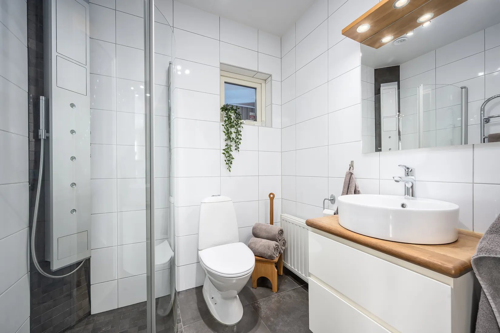 Villa, Radhus, Åvägen 42, Lidatorp, Nynäshamn