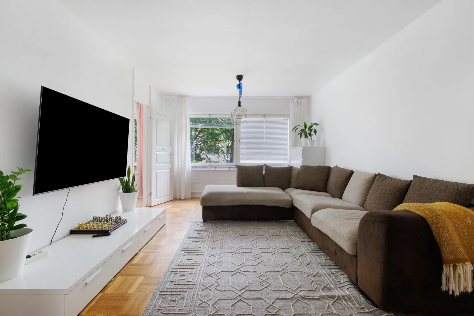 Bostadsrätt, Falkholmsgränd 13, Skärholmen, Stockholm